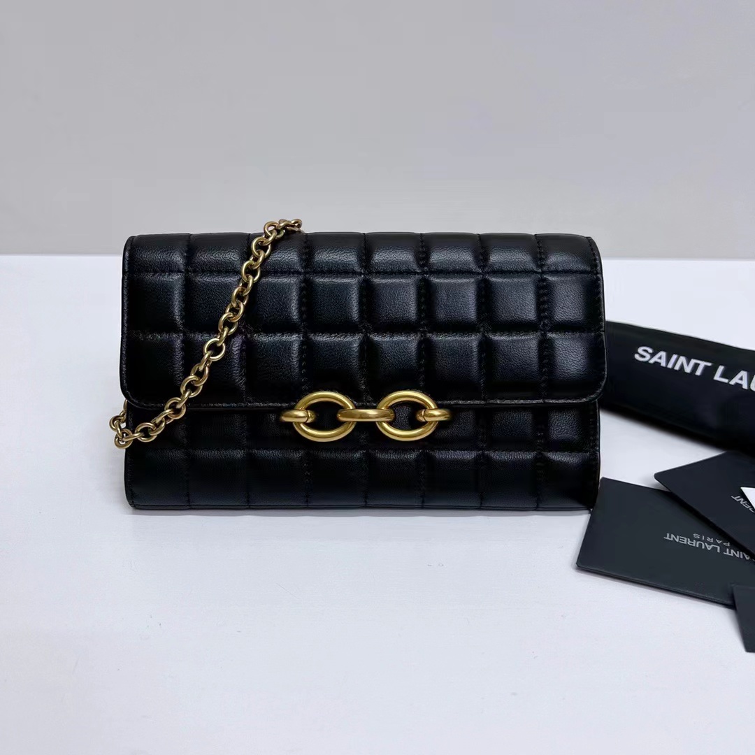 詳細な写真と価格については私に連絡してください