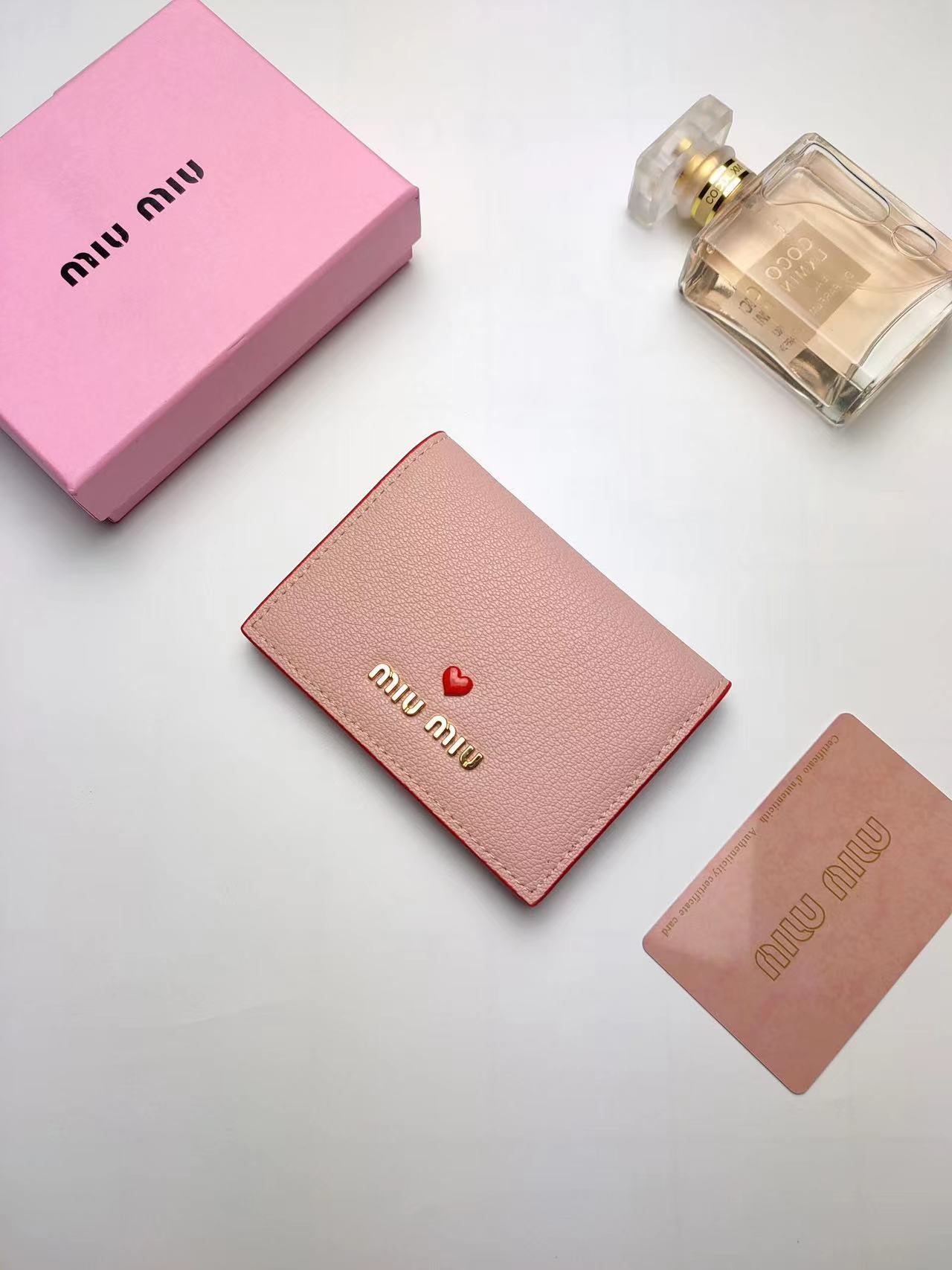 詳細な写真と価格については私に連絡してください