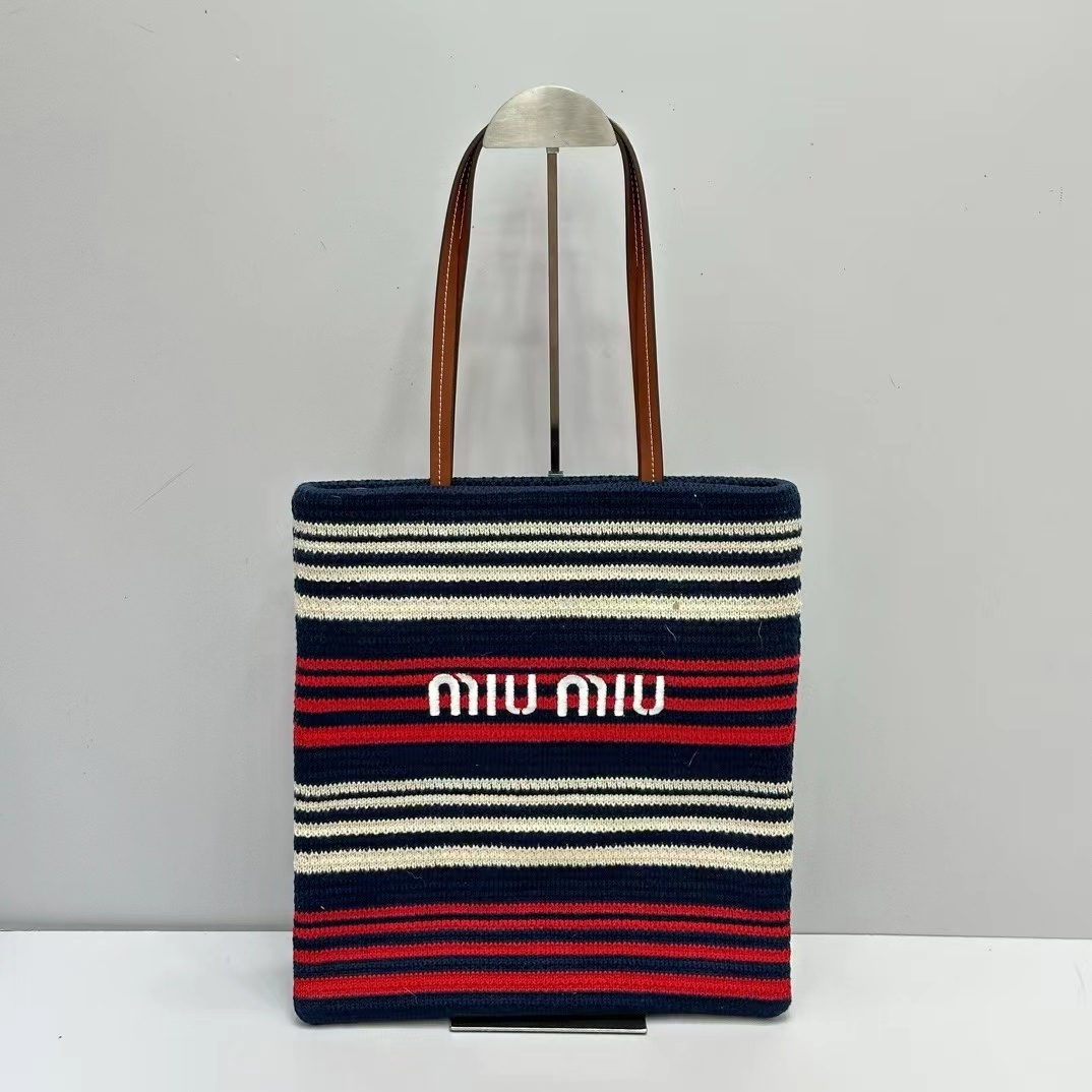 詳細な写真と価格については私に連絡してください