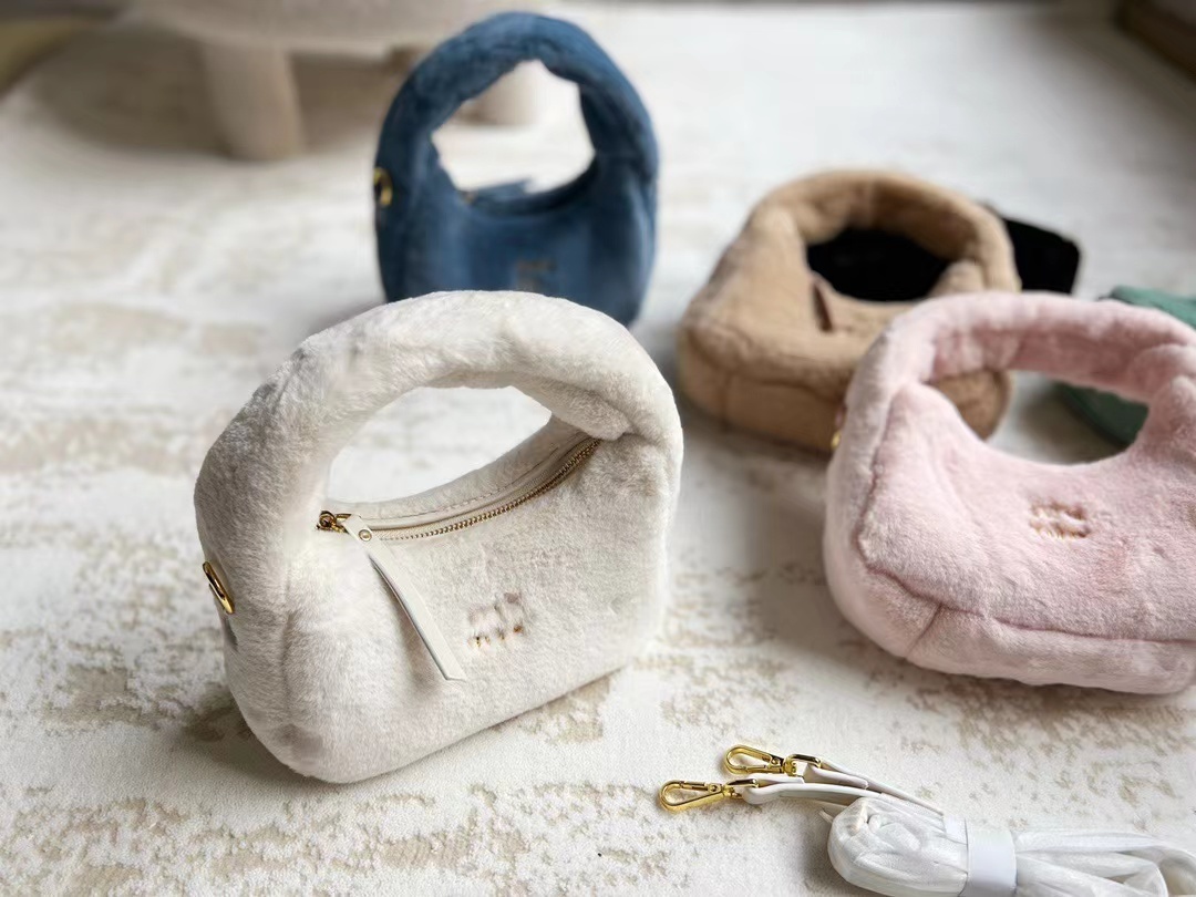 詳細な写真と価格については私に連絡してください