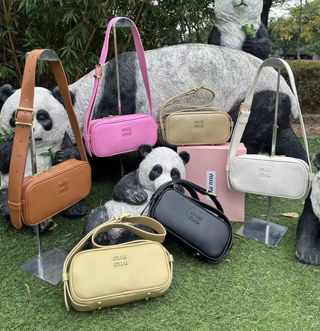 詳細な写真と価格については私に連絡してください