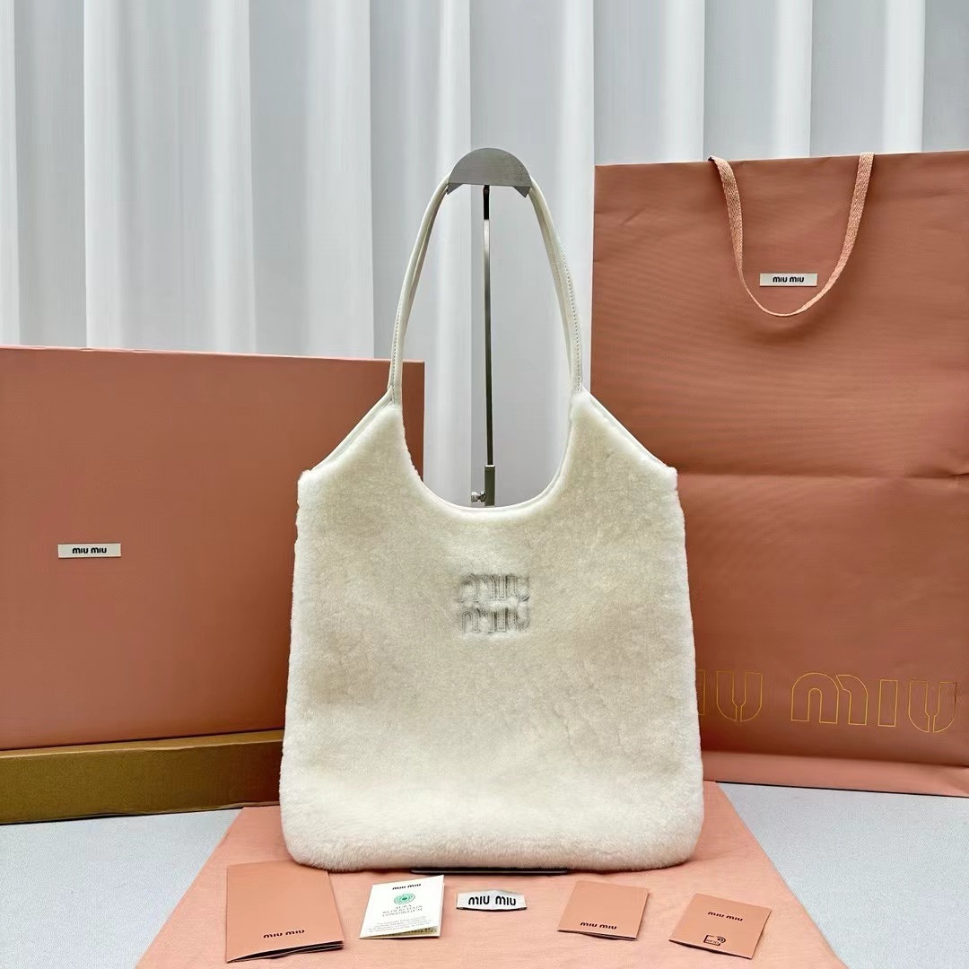 詳細な写真と価格については私に連絡してください