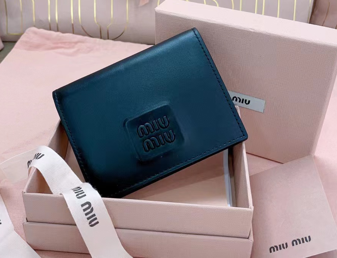 詳細な写真と価格については私に連絡してください