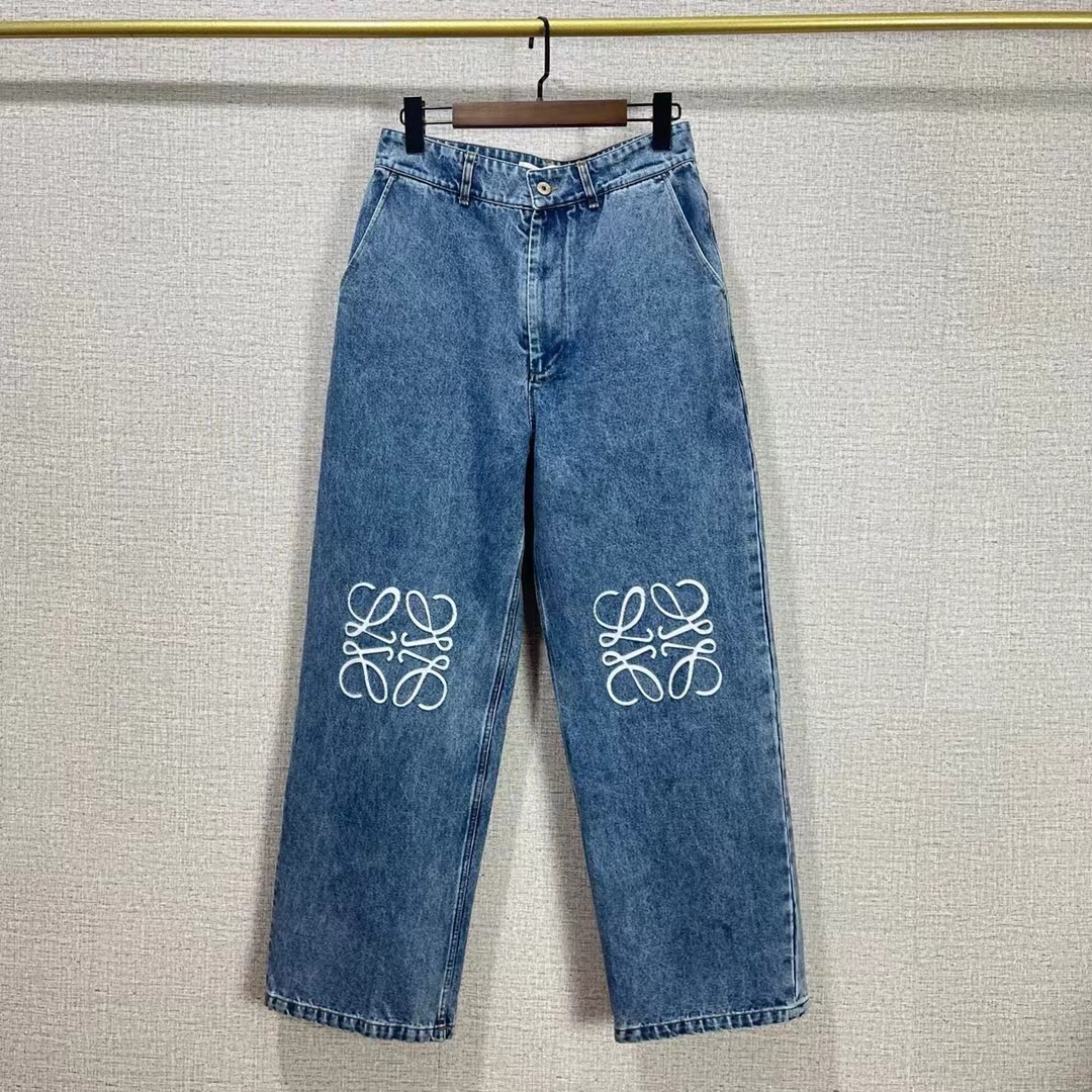 詳細な写真と価格については私に連絡してください。