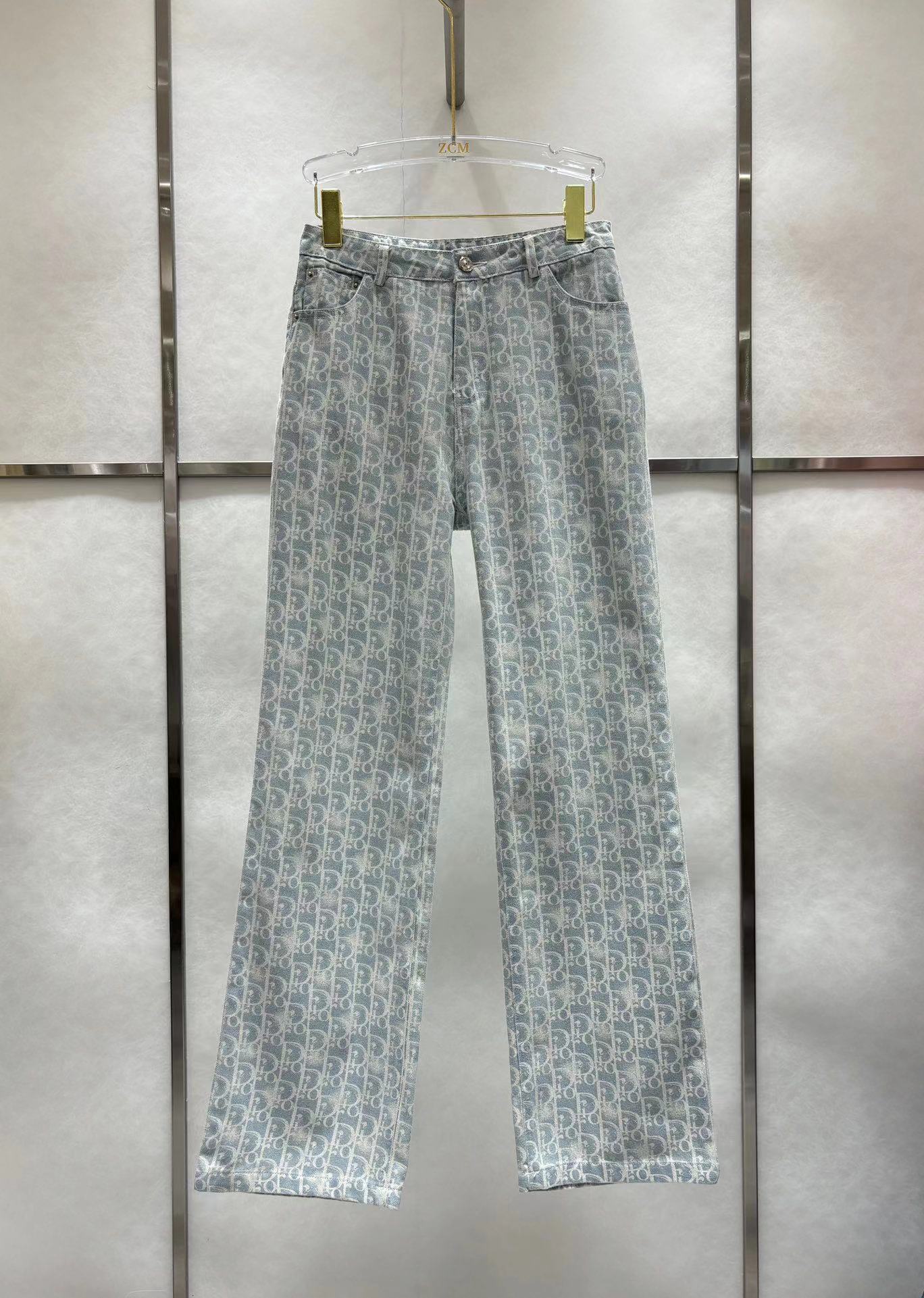 詳細な写真と価格については私に連絡してください。