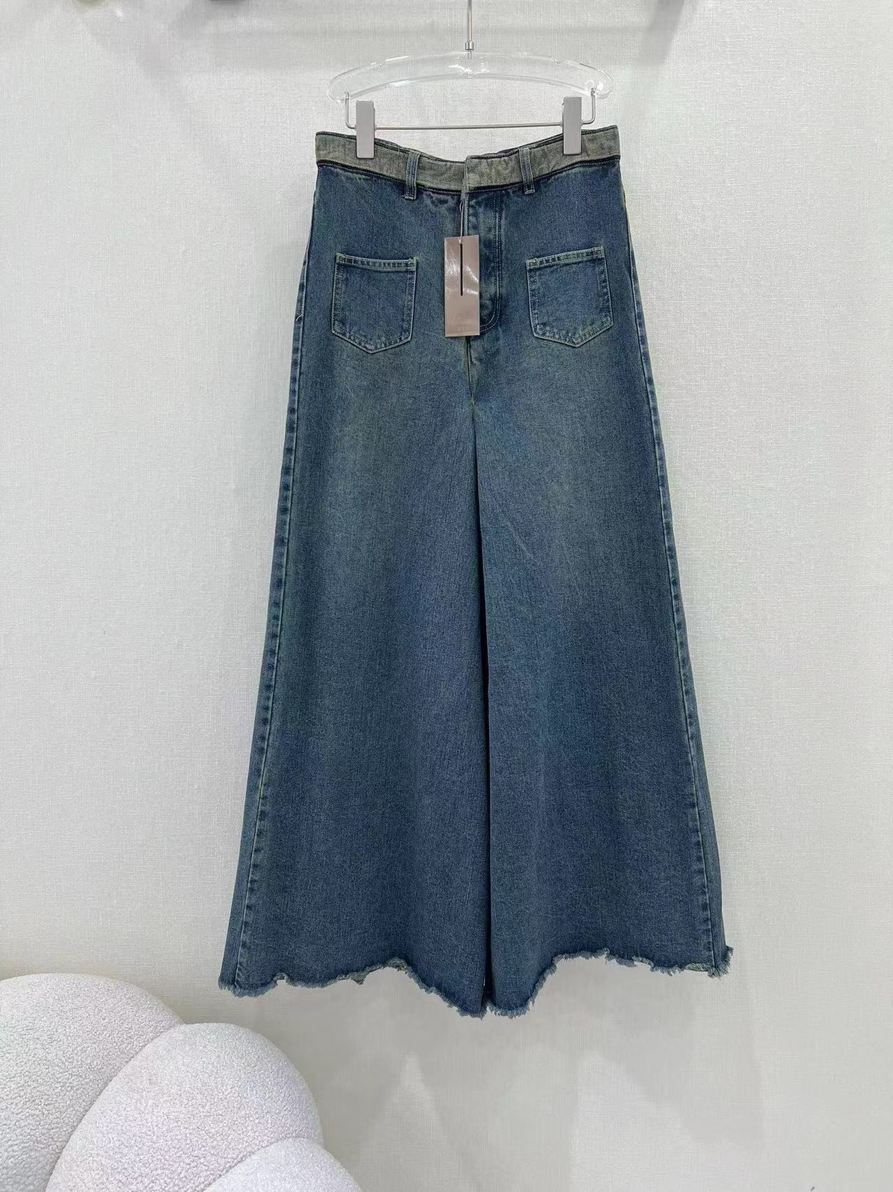 詳細な写真と価格については私に連絡してください。