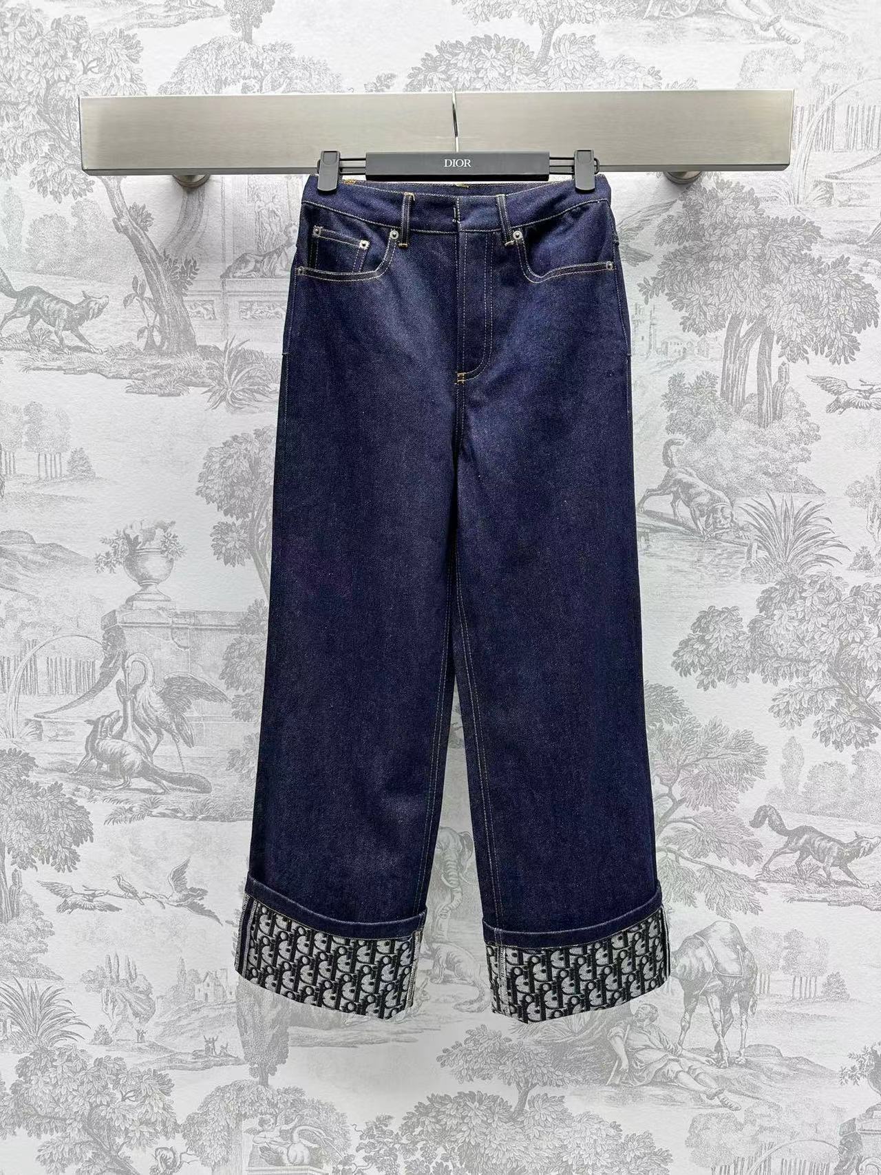 詳細な写真と価格については私に連絡してください。