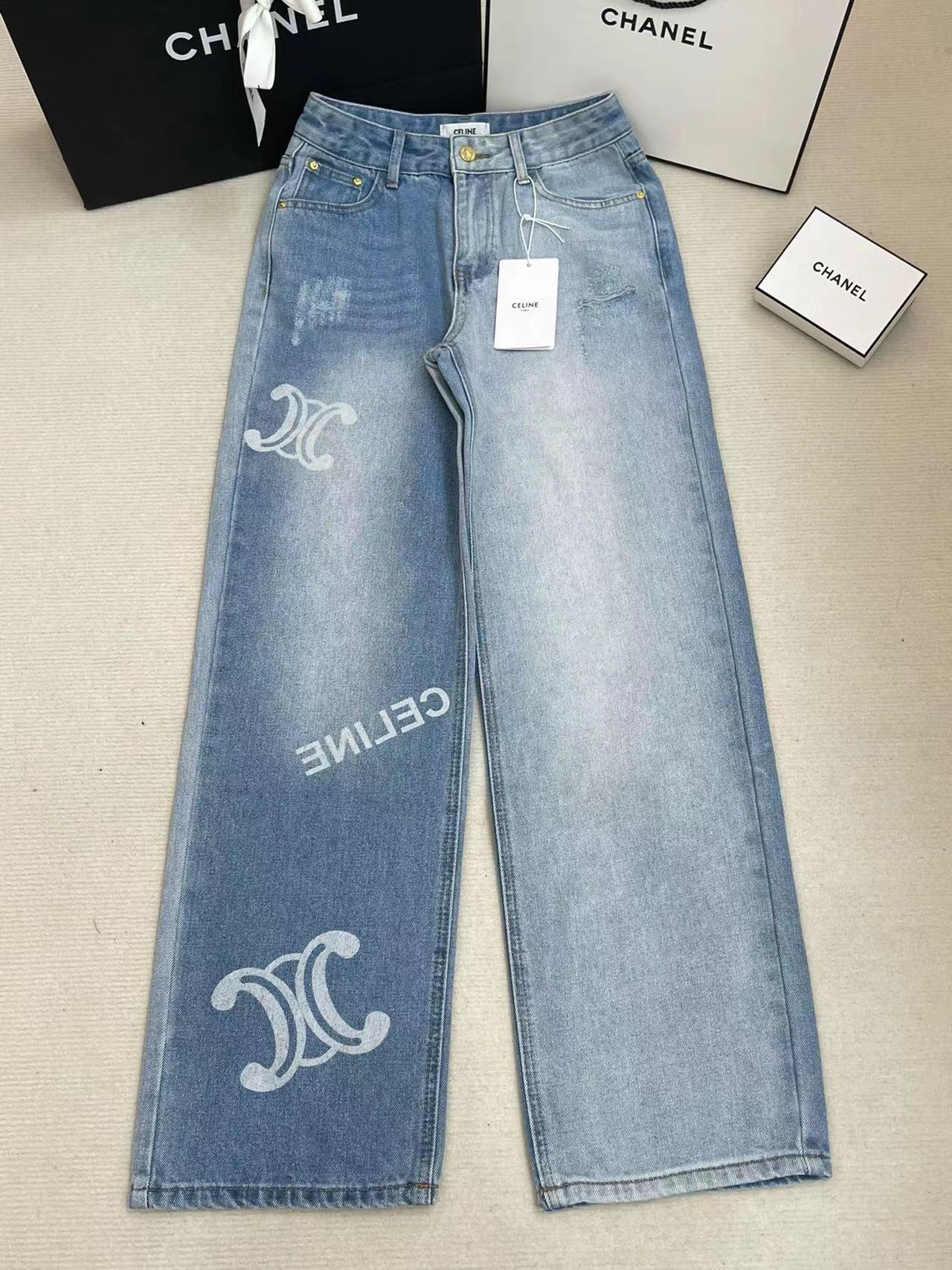 詳細な写真と価格については私に連絡してください。