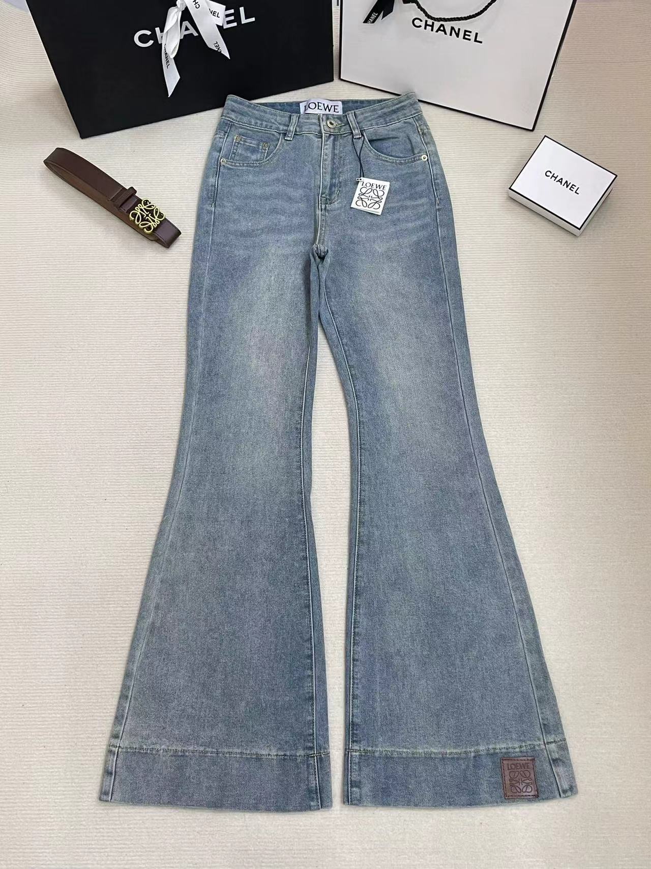 詳細な写真と価格については私に連絡してください。