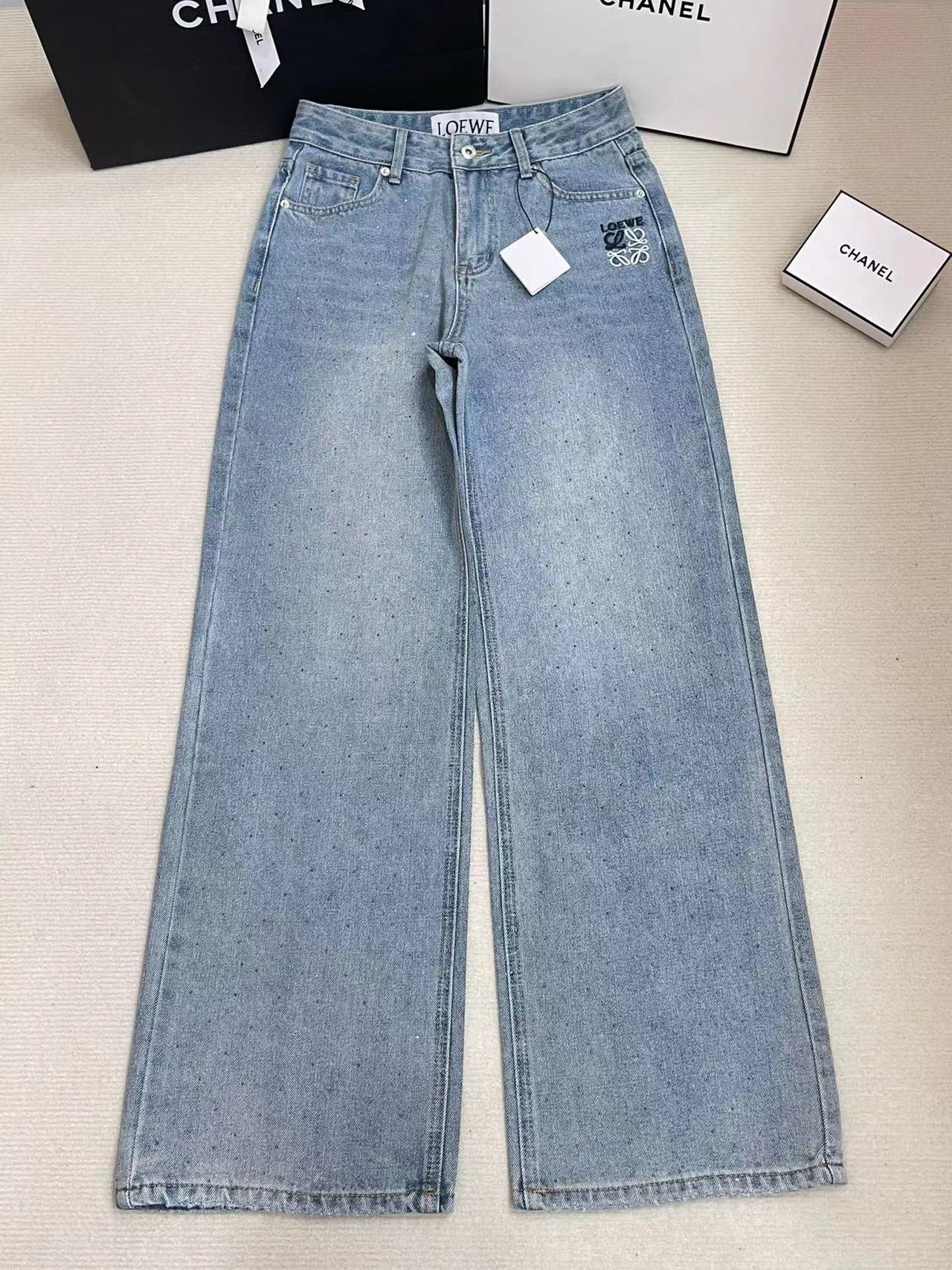 詳細な写真と価格については私に連絡してください。