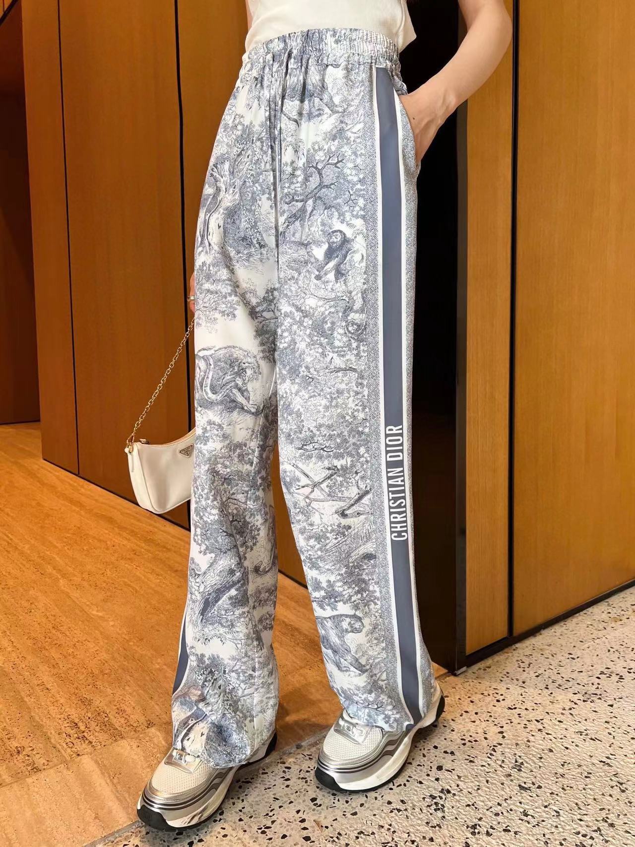 詳細な写真と価格については私に連絡してください。