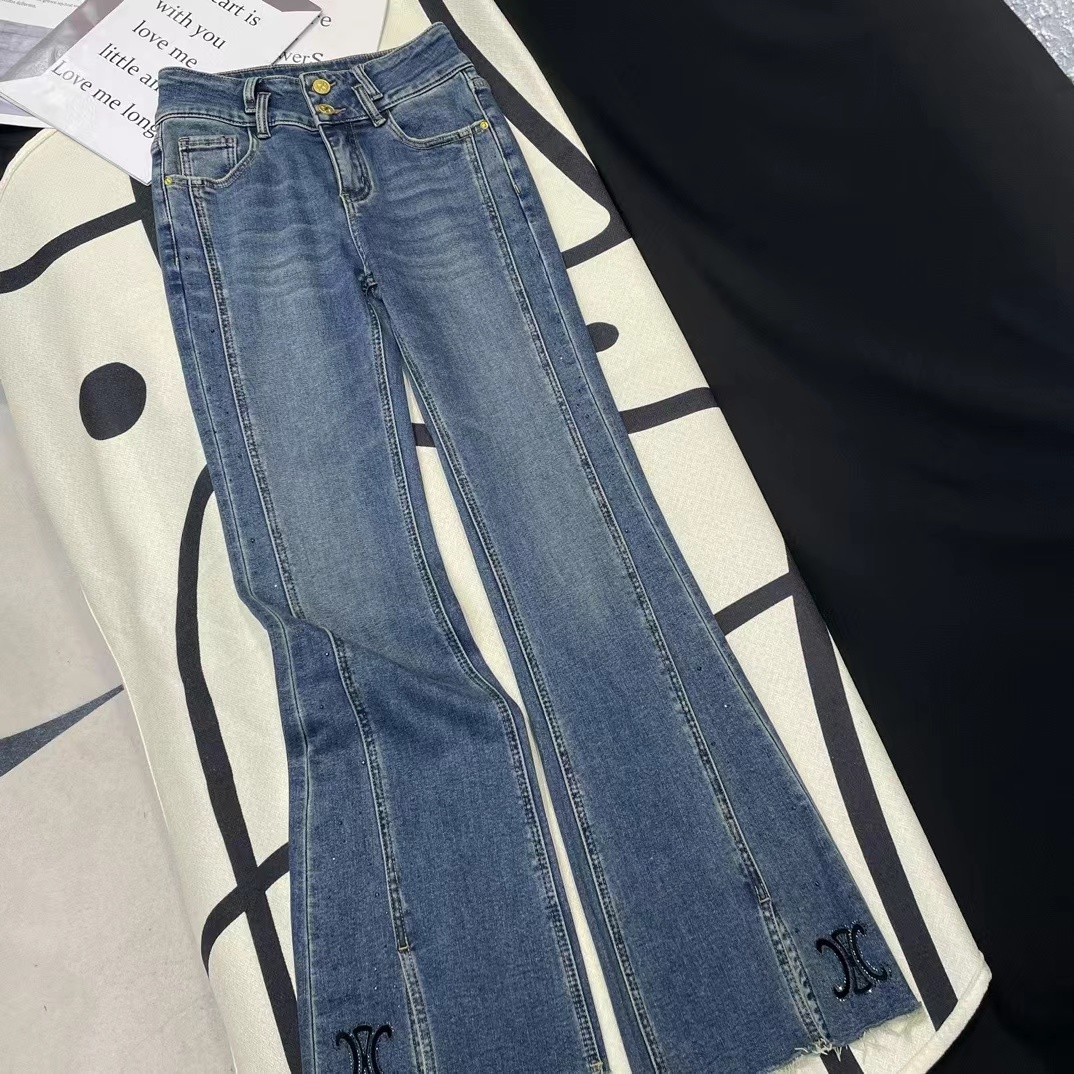 詳細な写真と価格については私に連絡してください。