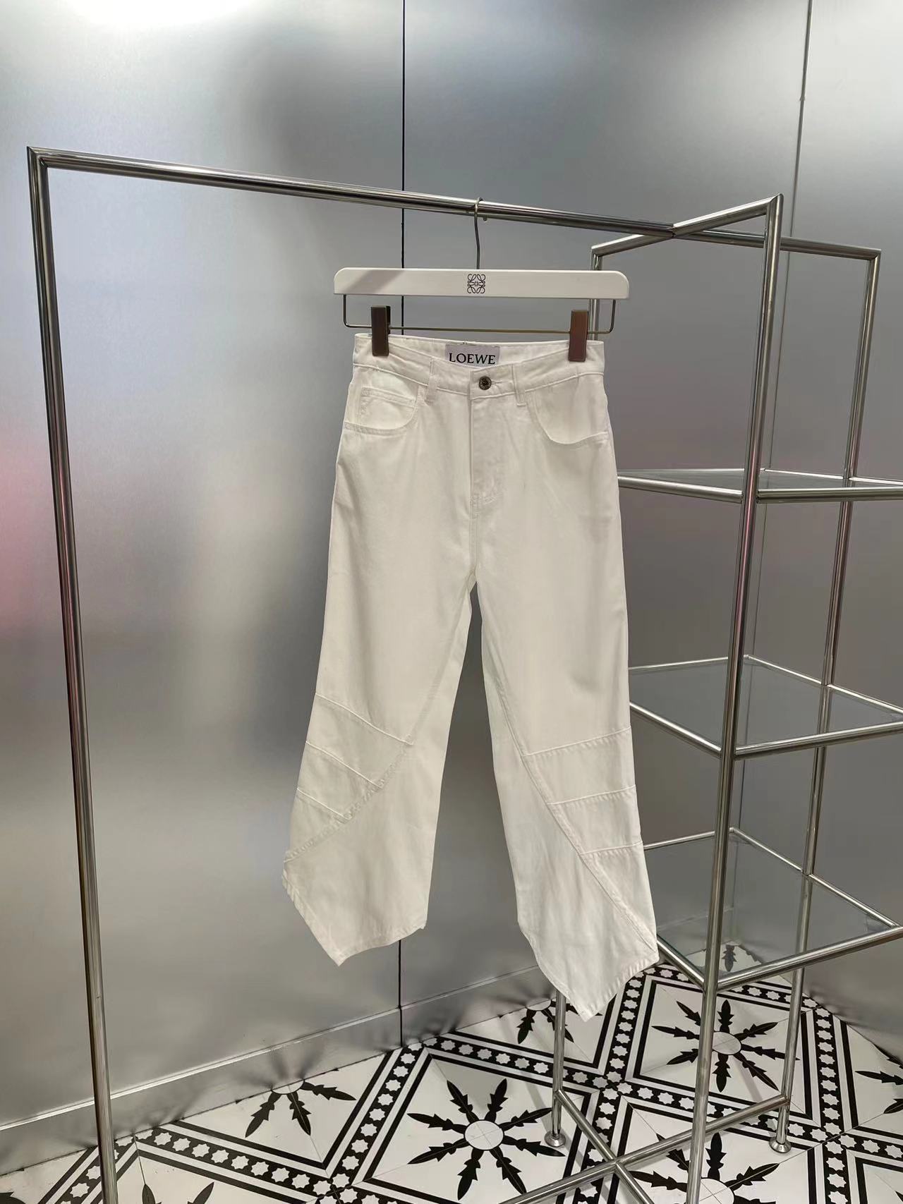 女用ズボンです