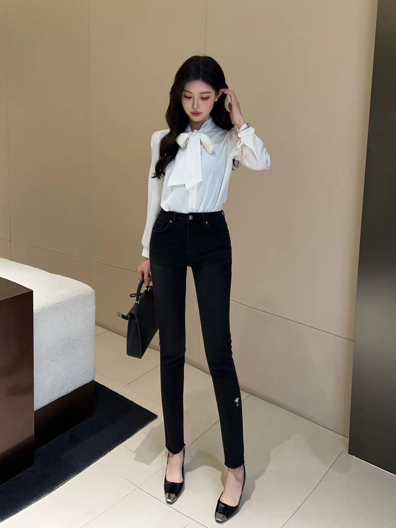 詳細な写真と価格については私に連絡してください。