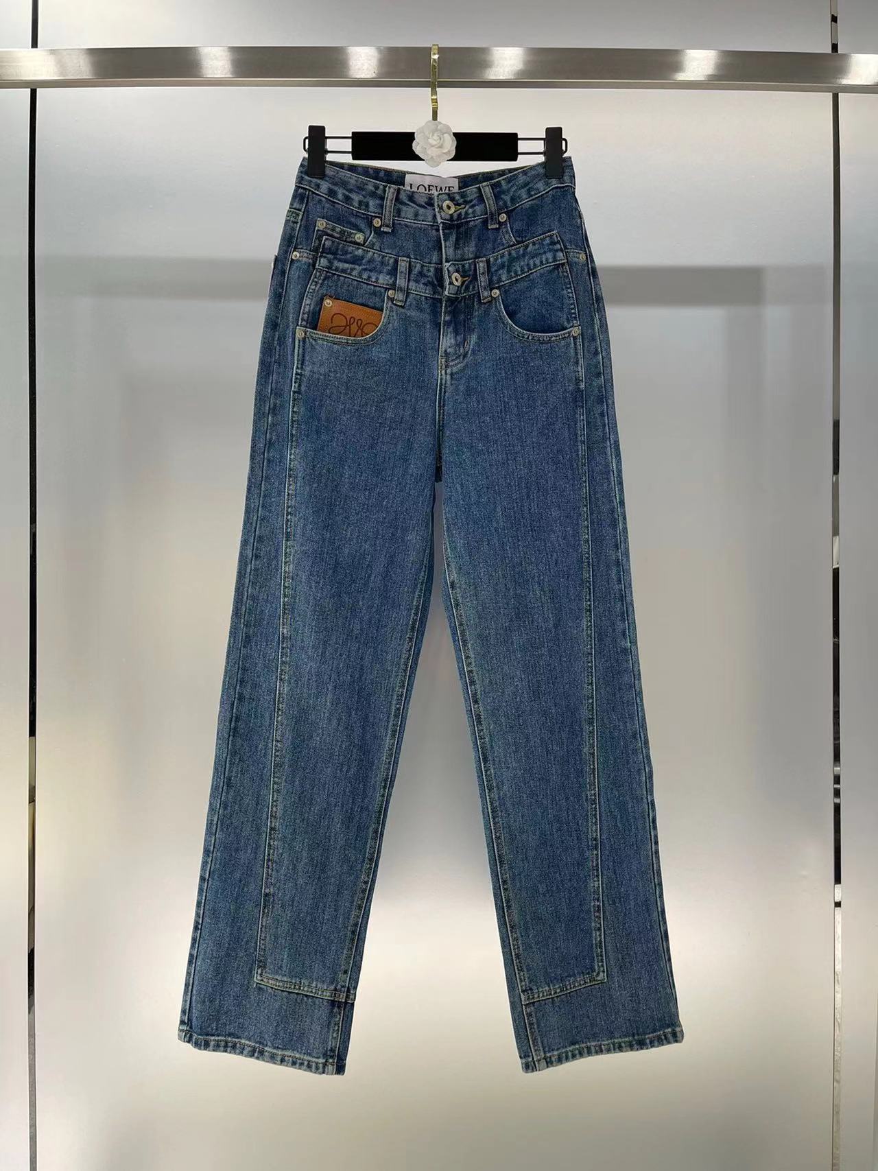 詳細な写真と価格については私に連絡してください。