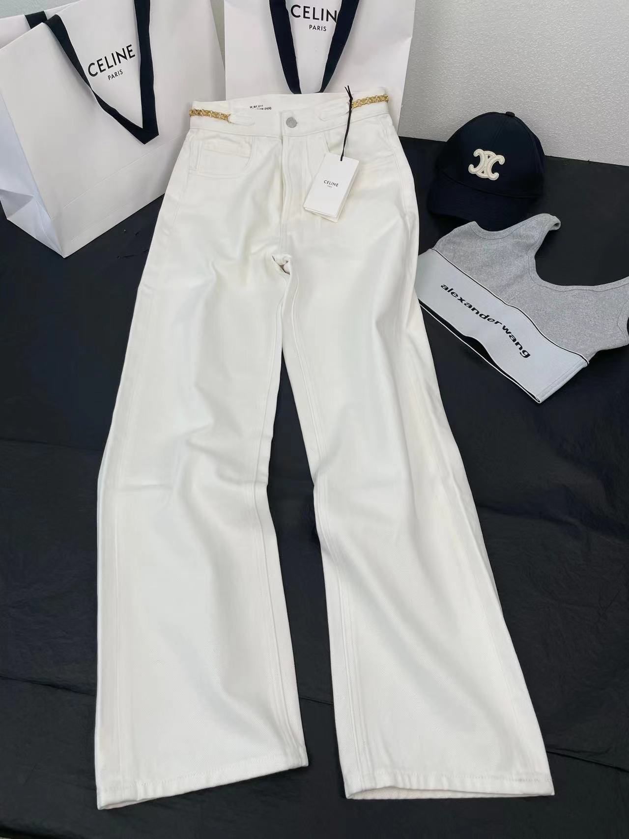 詳細な写真と価格については私に連絡してください。