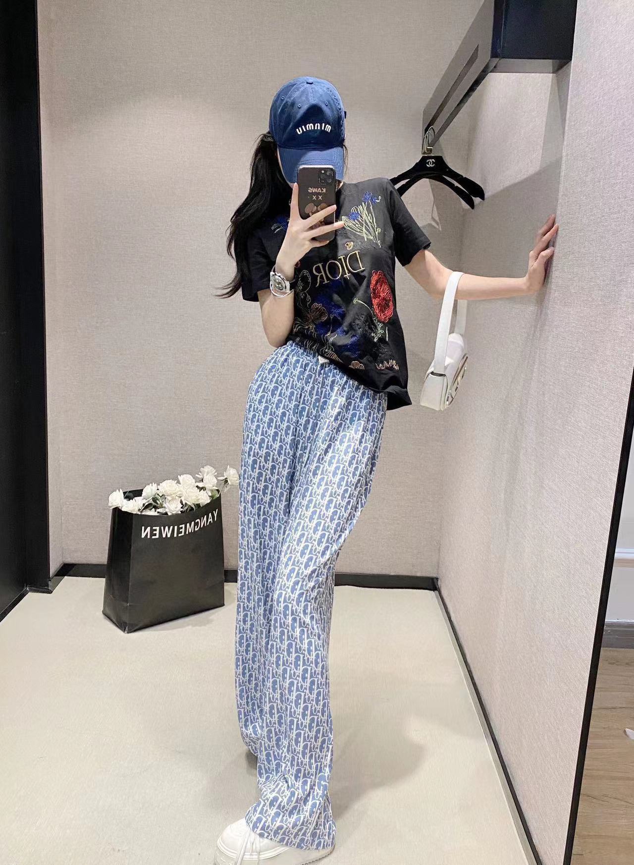 詳細な写真と価格については私に連絡してください。