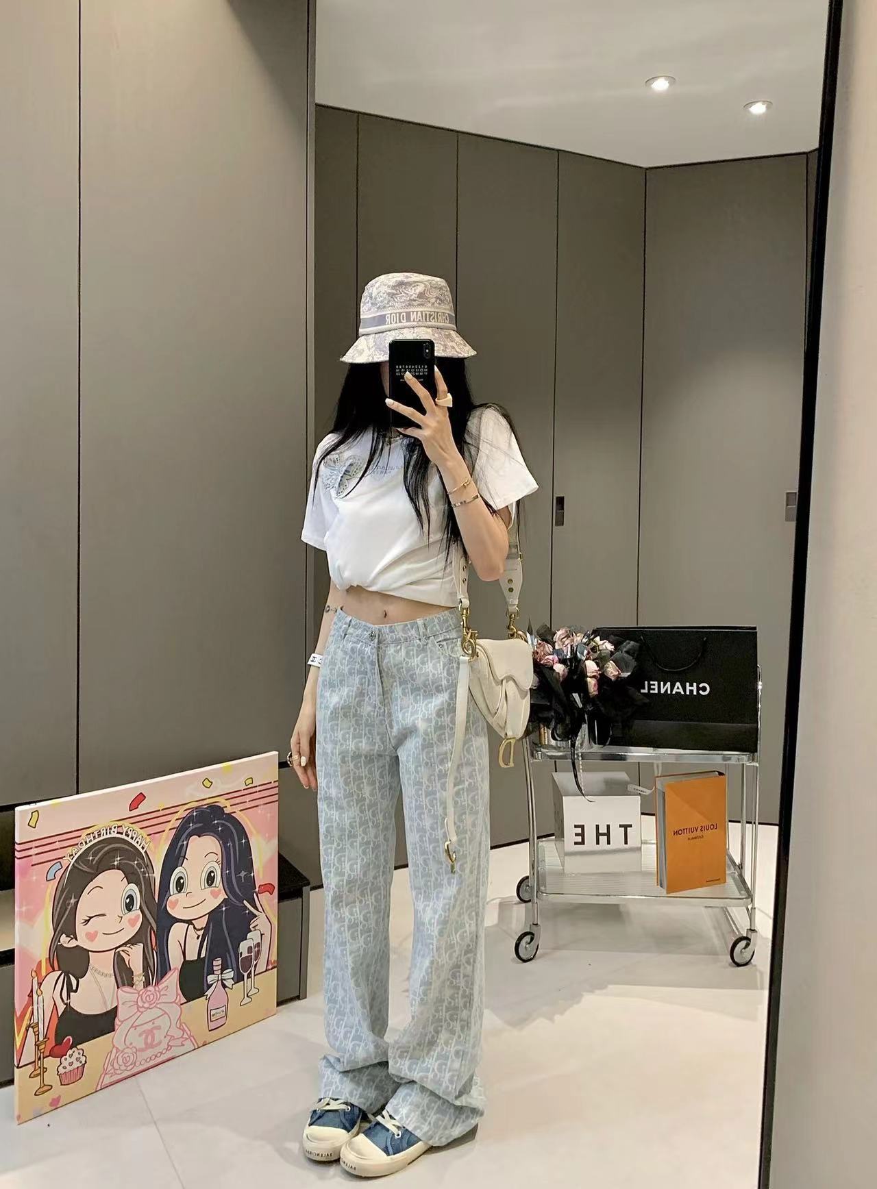 詳細な写真と価格については私に連絡してください。