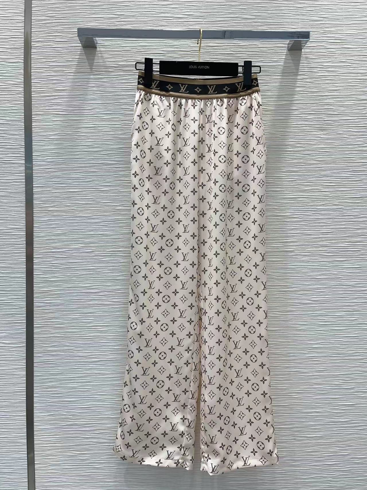 詳細な写真と価格については私に連絡してください。