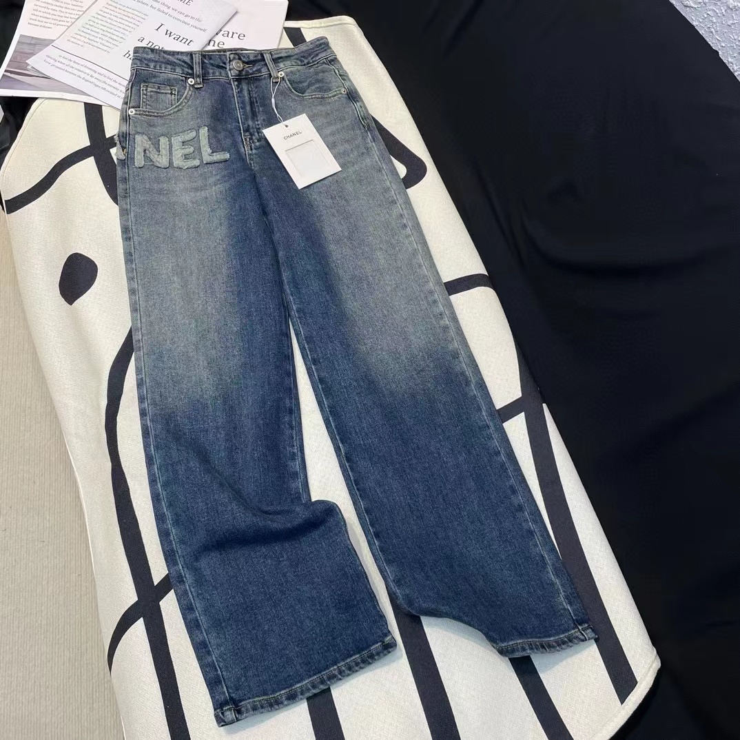 詳細な写真と価格については私に連絡してください。