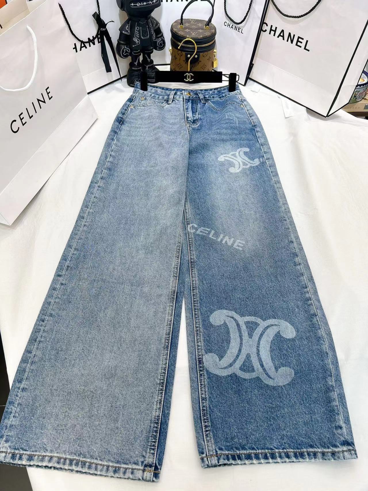 詳細な写真と価格については私に連絡してください。