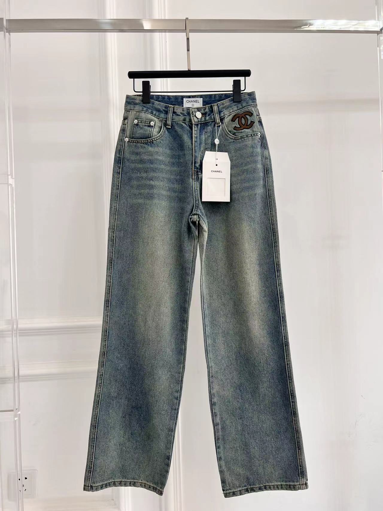 詳細な写真と価格については私に連絡してください。