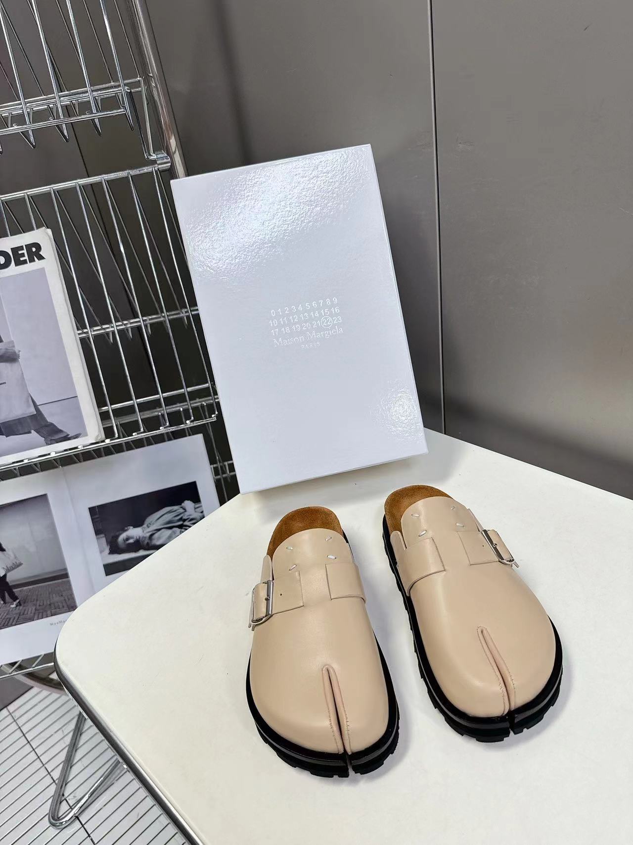 詳細な写真と価格については私に連絡してください。