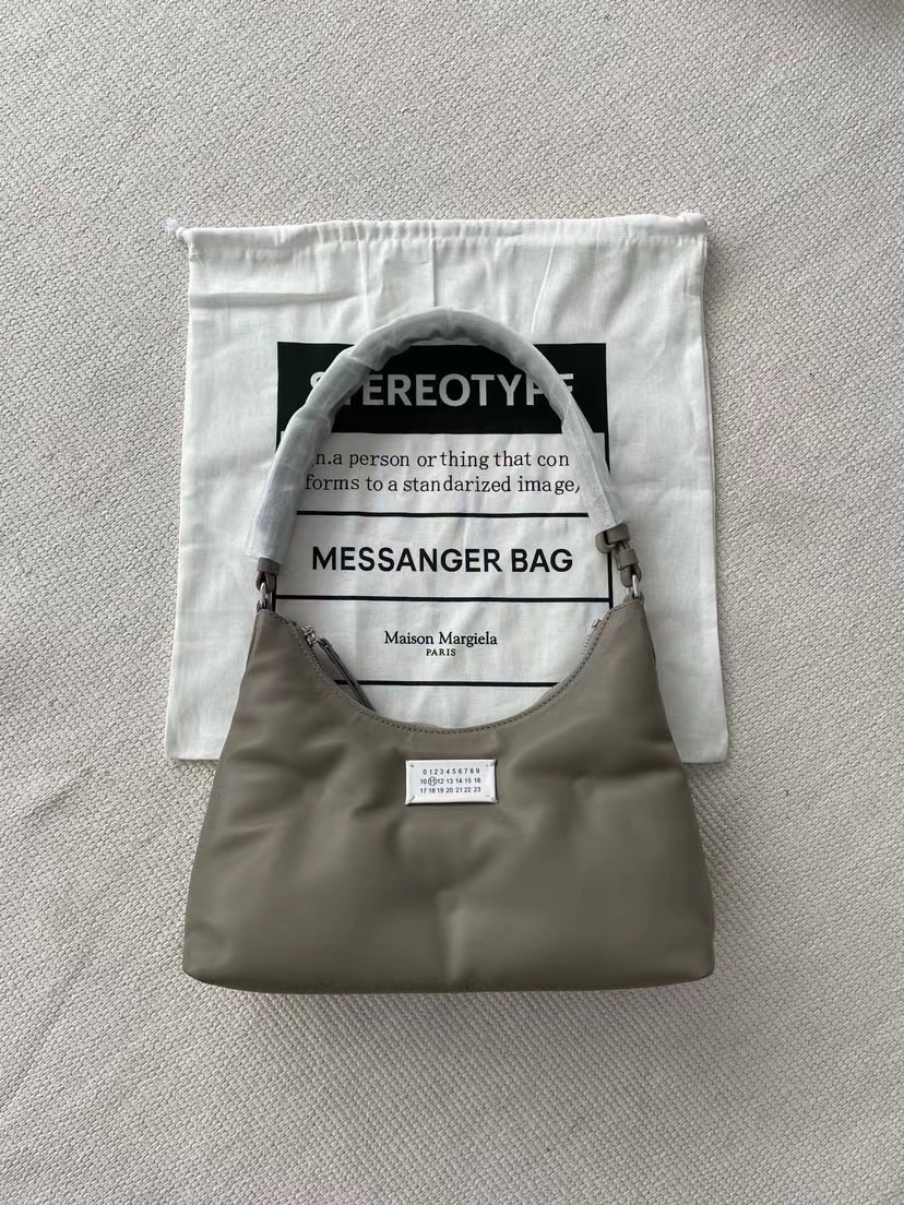 詳細な写真と価格については私に連絡してください。