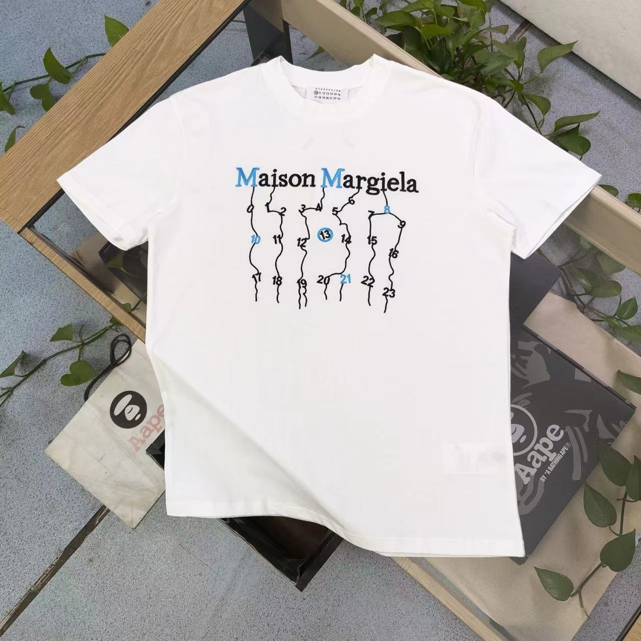 詳細な写真と価格については私に連絡してください。