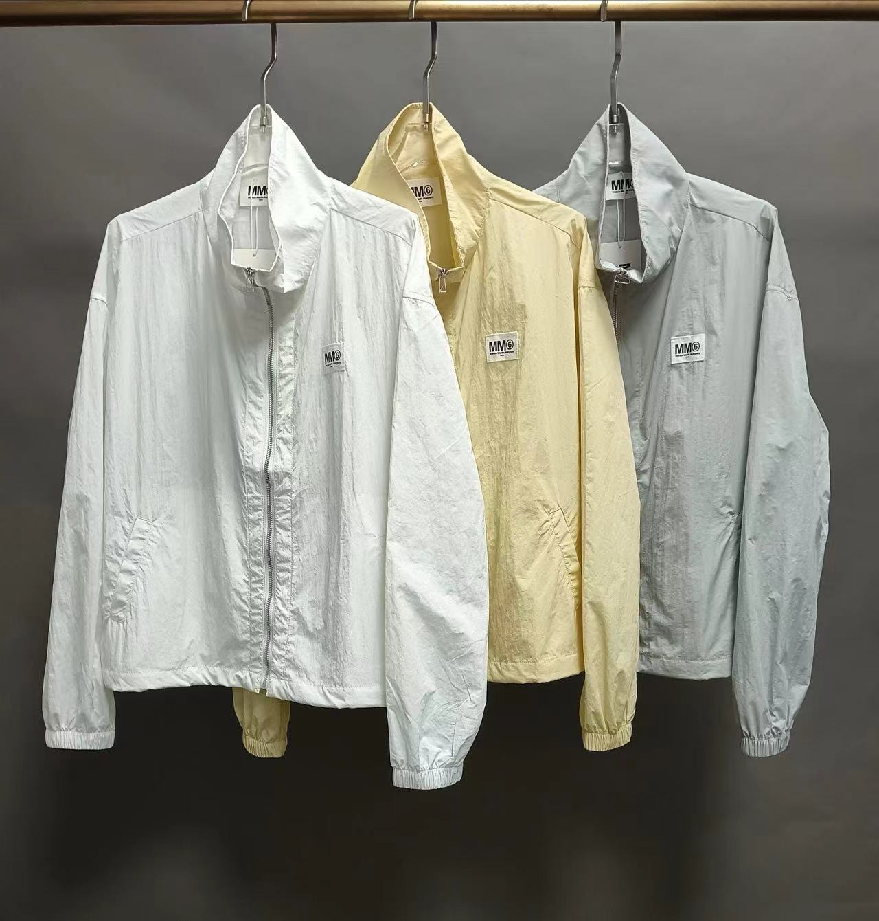 詳細な写真と価格については私に連絡してください。