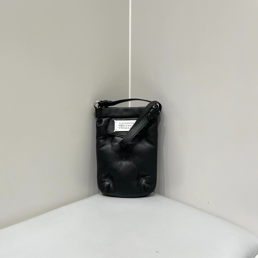 詳細な写真と価格については私に連絡してください。