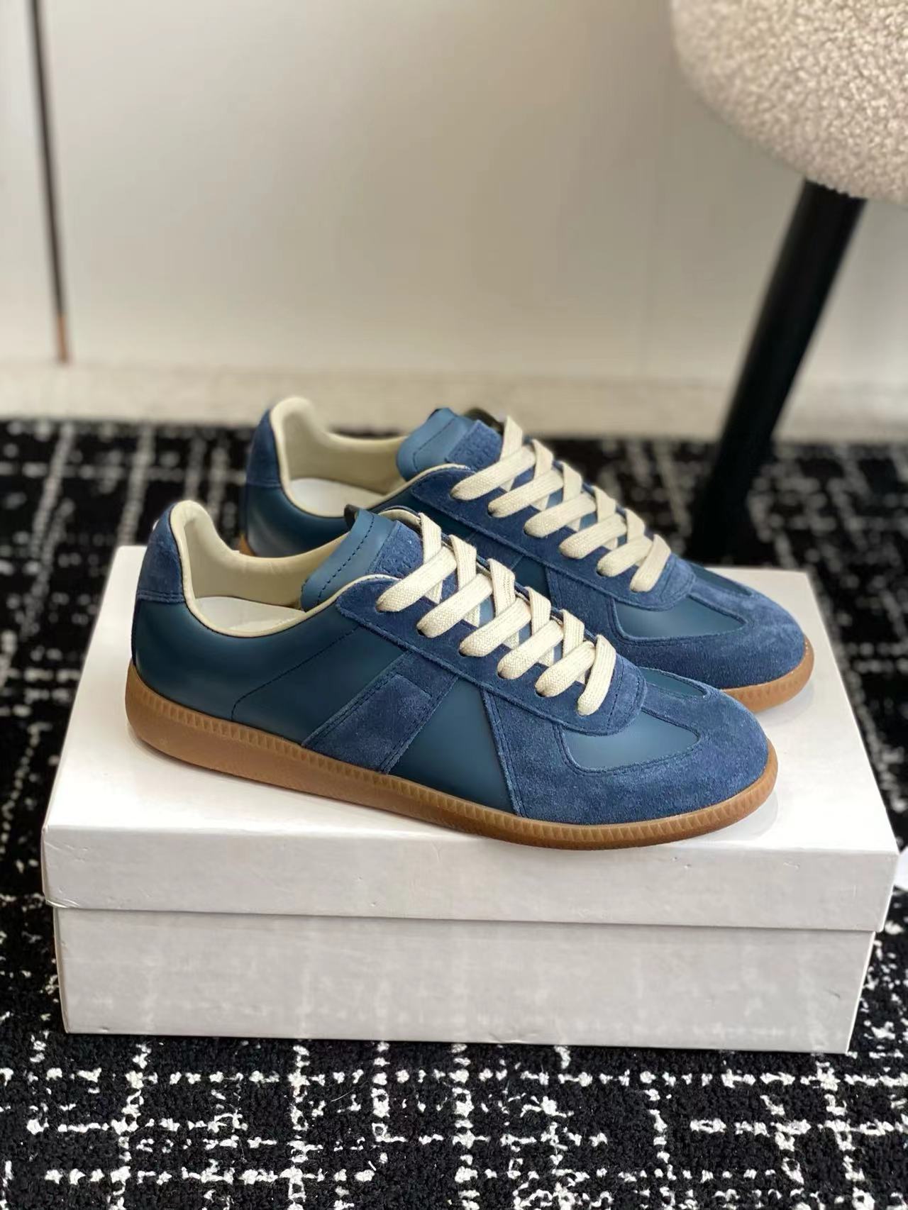 詳細な写真と価格については私に連絡してください。