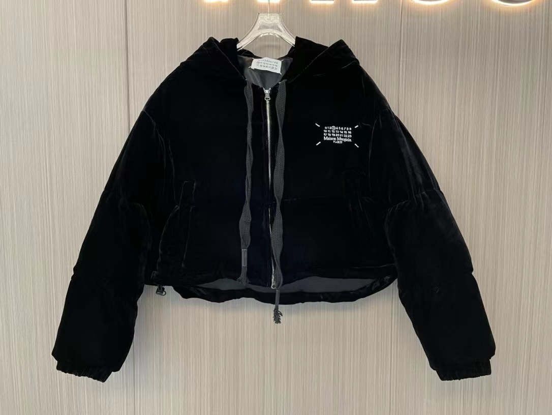 詳細な写真と価格については私に連絡してください。