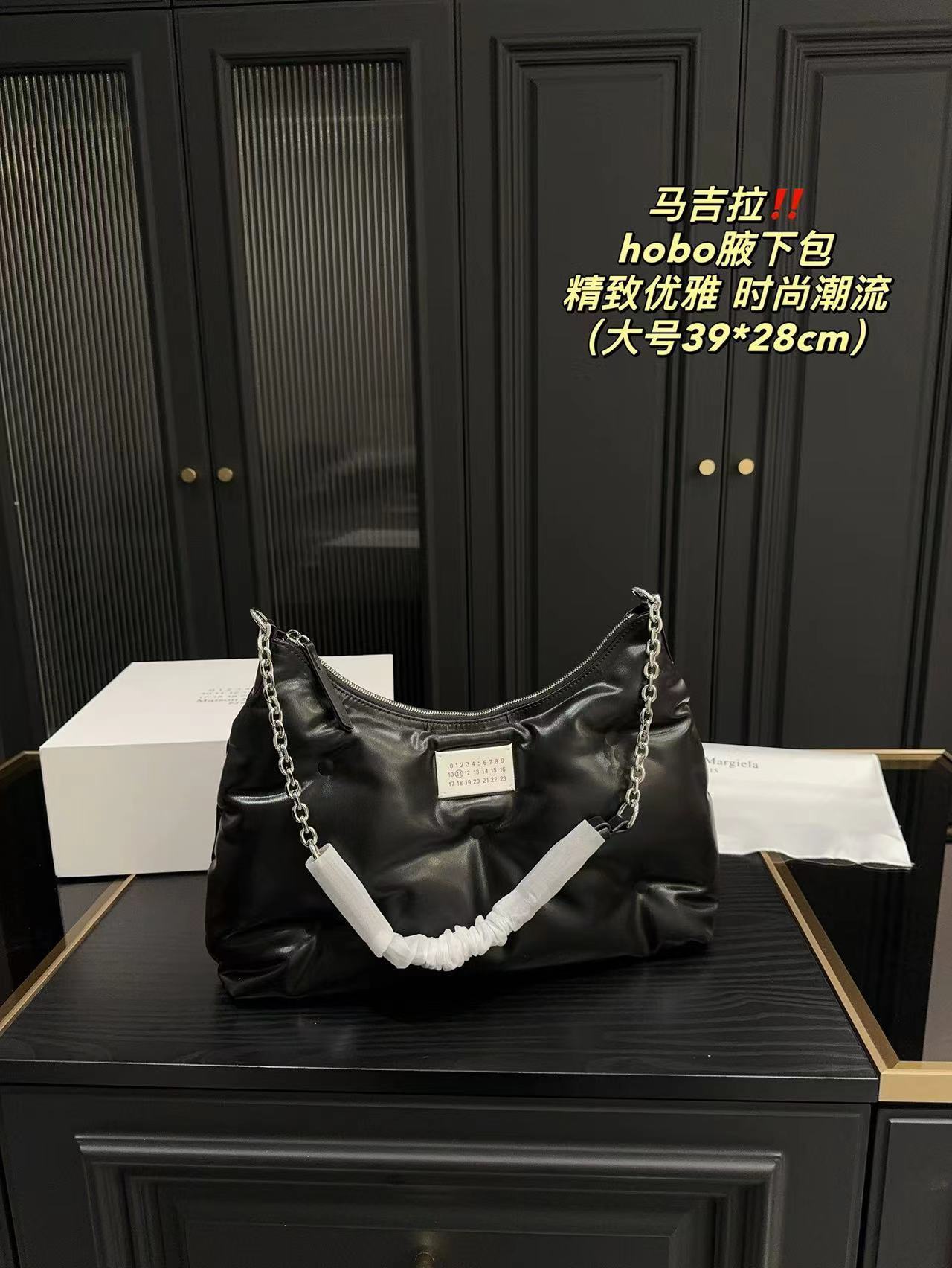 詳細な写真と価格については私に連絡してください。