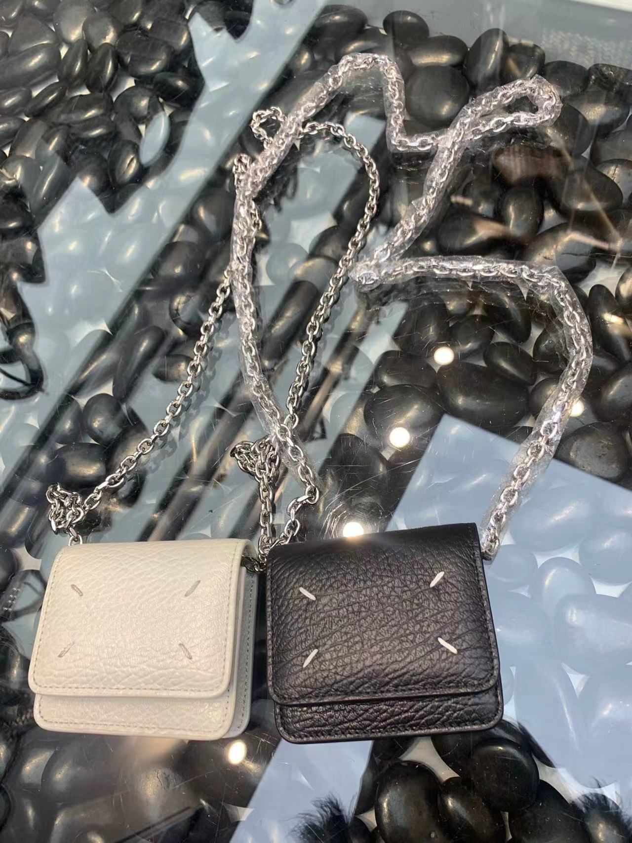 詳細な写真と価格については私に連絡してください。