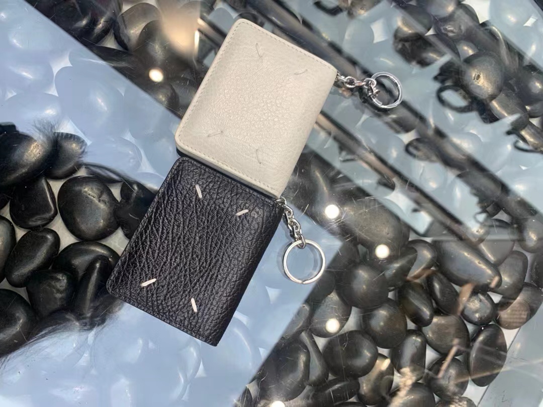 詳細な写真と価格については私に連絡してください。