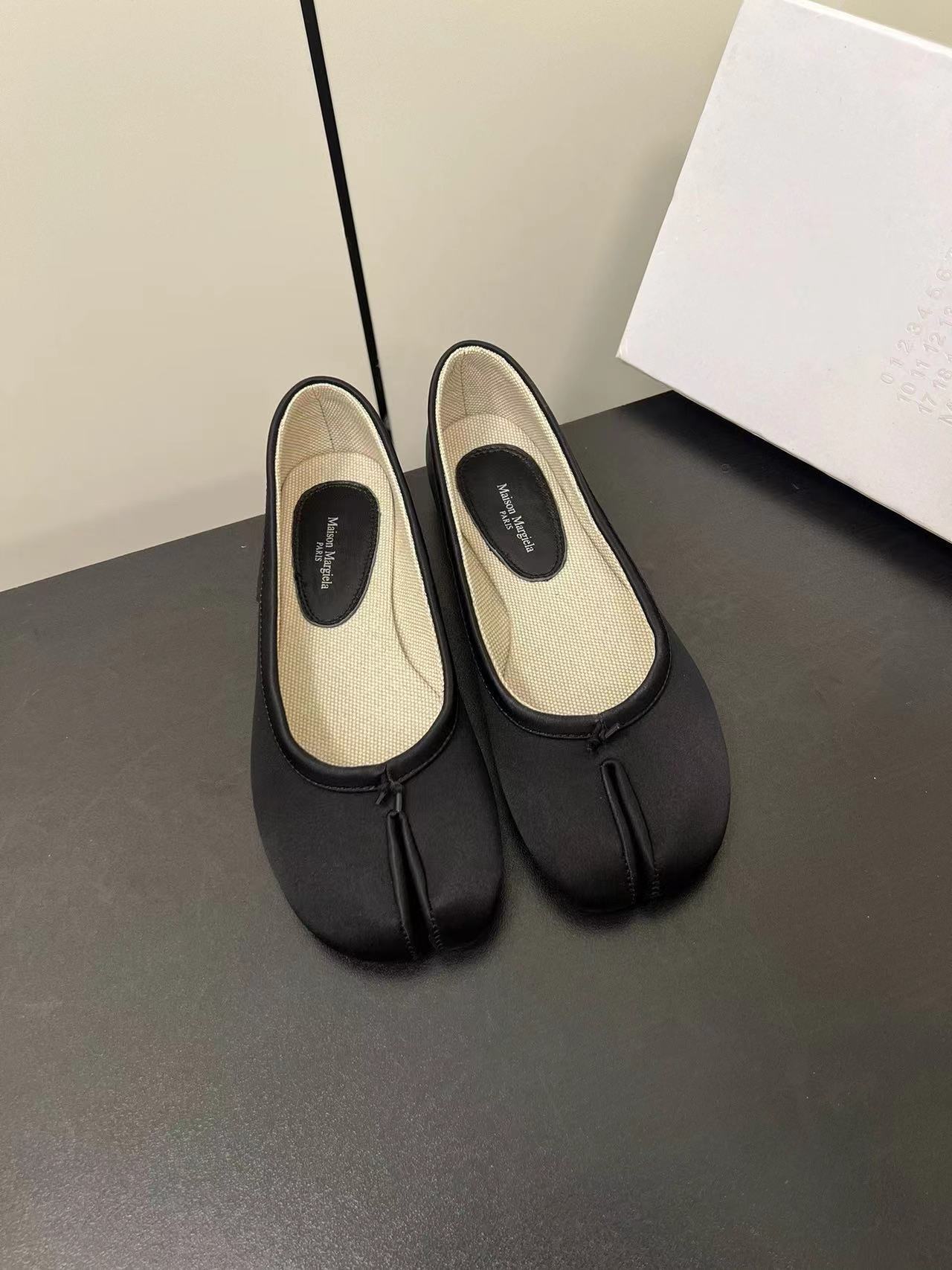 詳細な写真と価格については私に連絡してください。