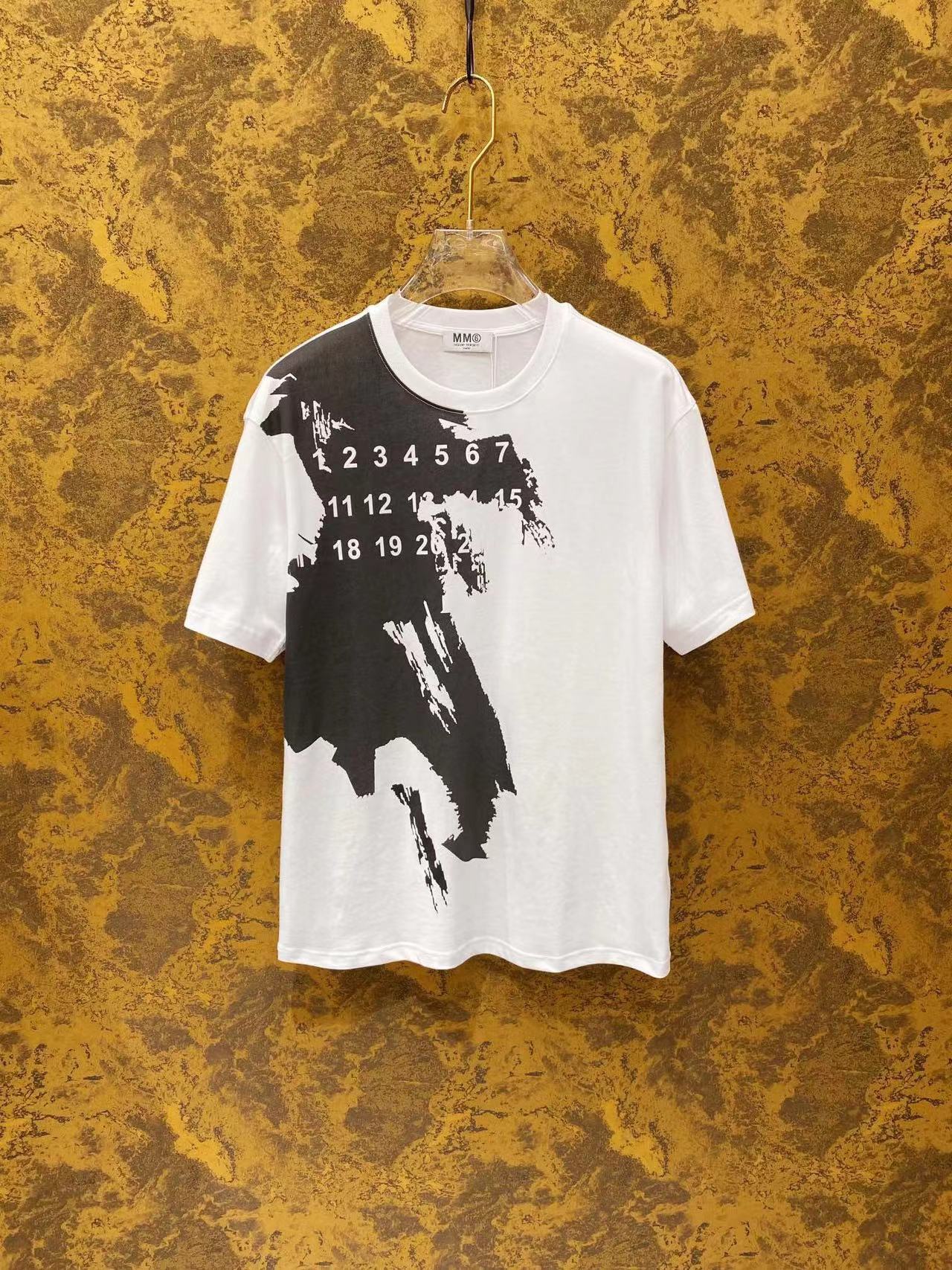 詳細な写真と価格については私に連絡してください。