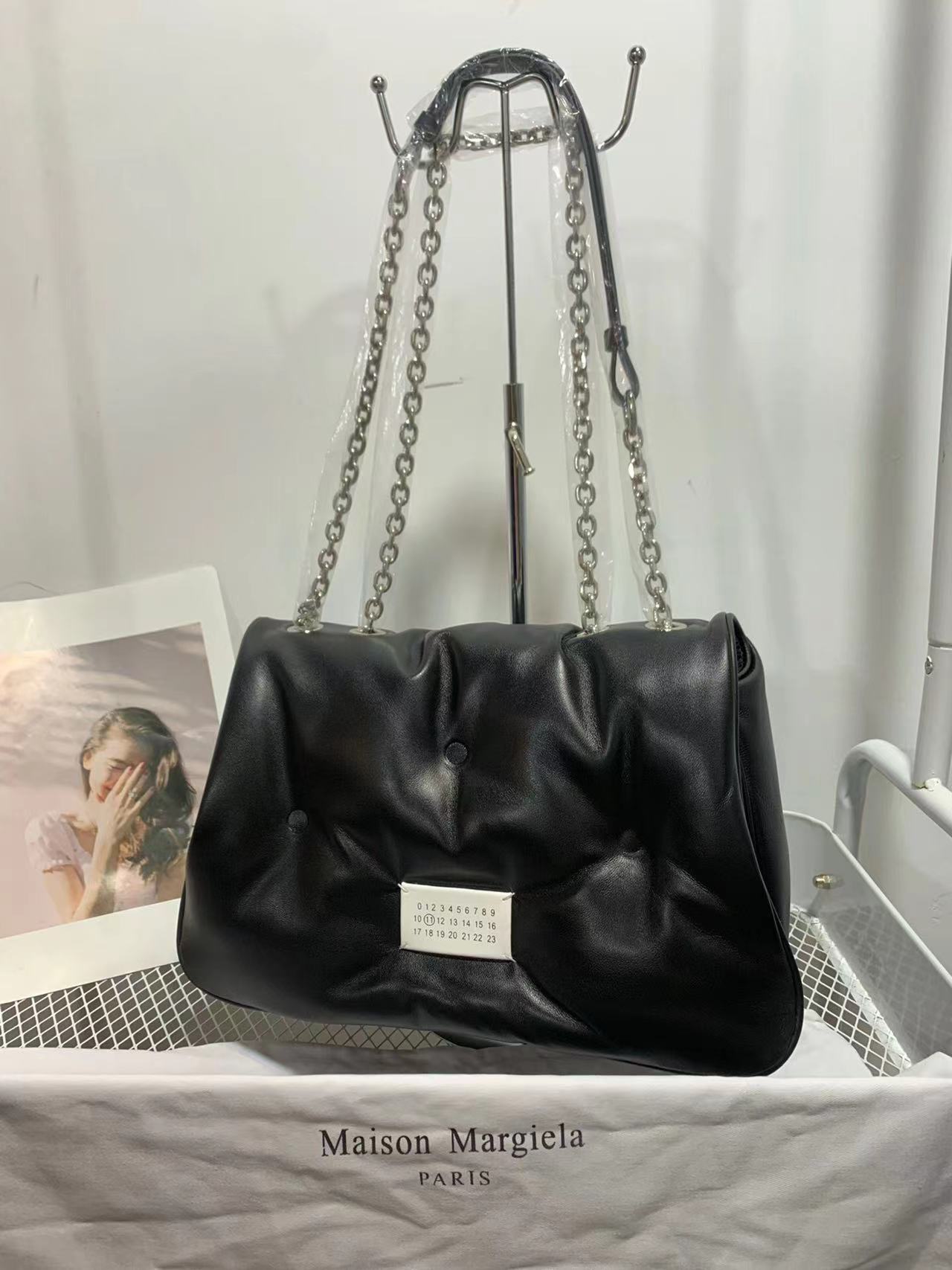 詳細な写真と価格については私に連絡してください。