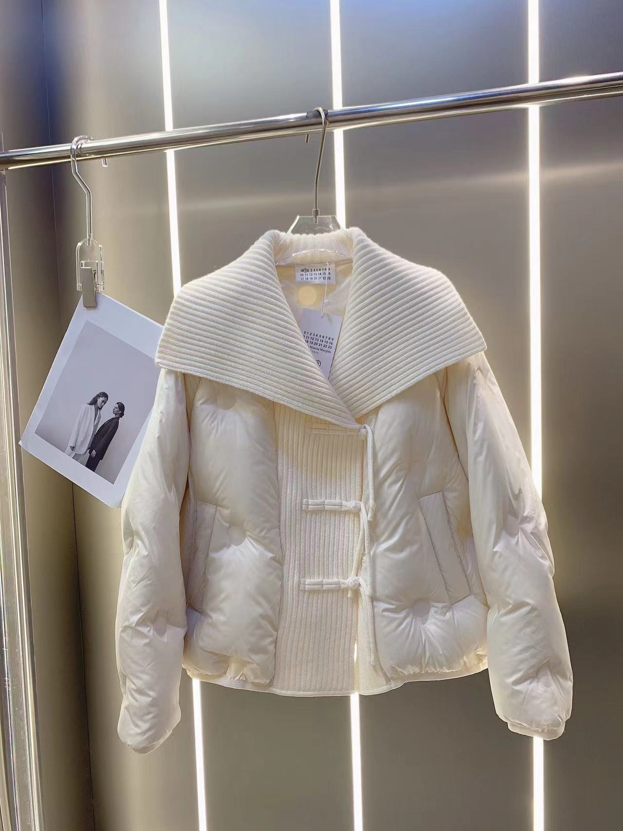 詳細な写真と価格については私に連絡してください。