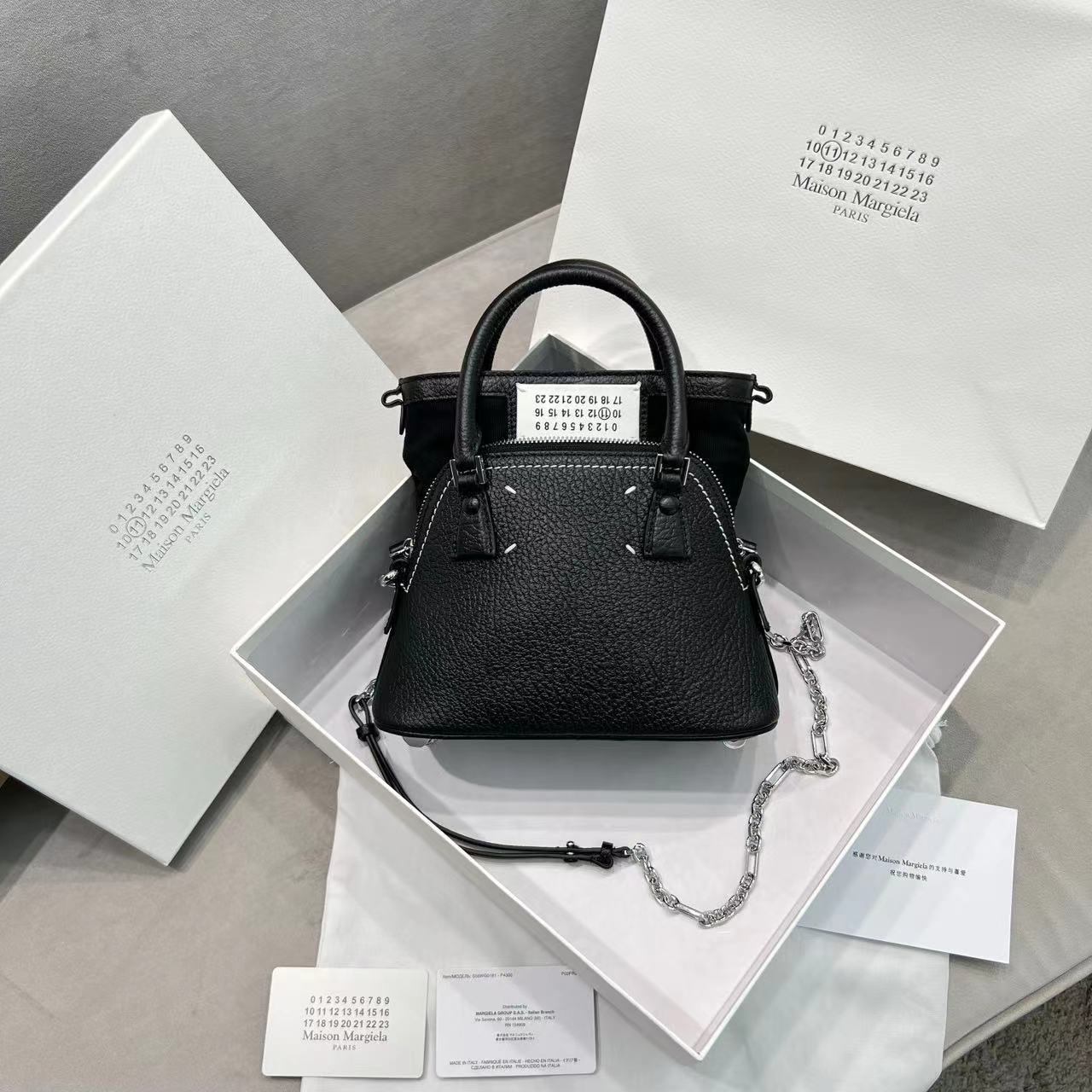 詳細な写真と価格については私に連絡してください。