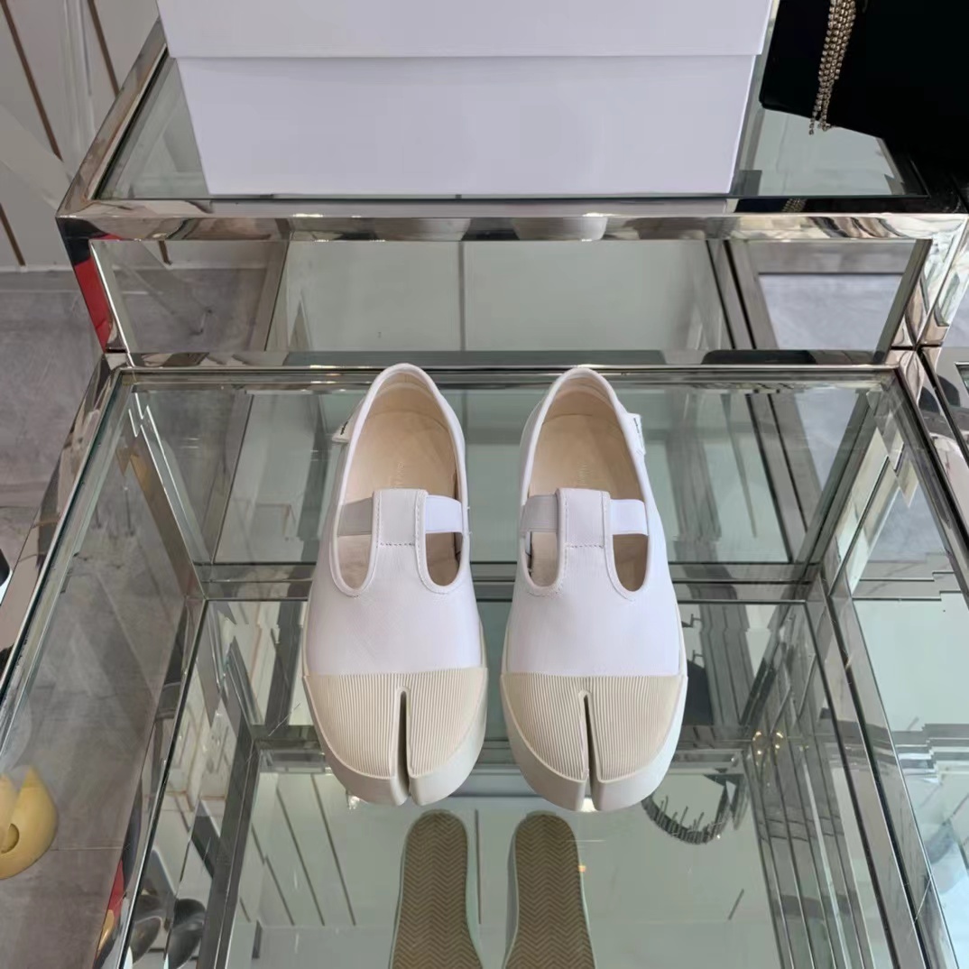 詳細な写真と価格については私に連絡してください。