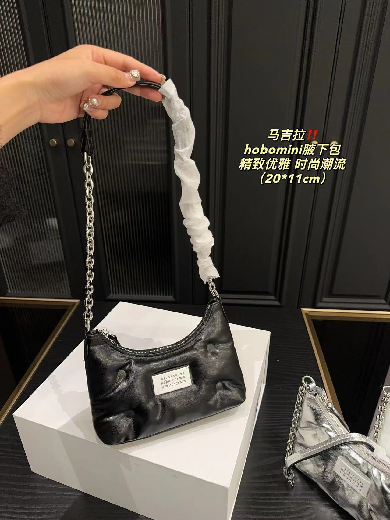 詳細な写真と価格については私に連絡してください。