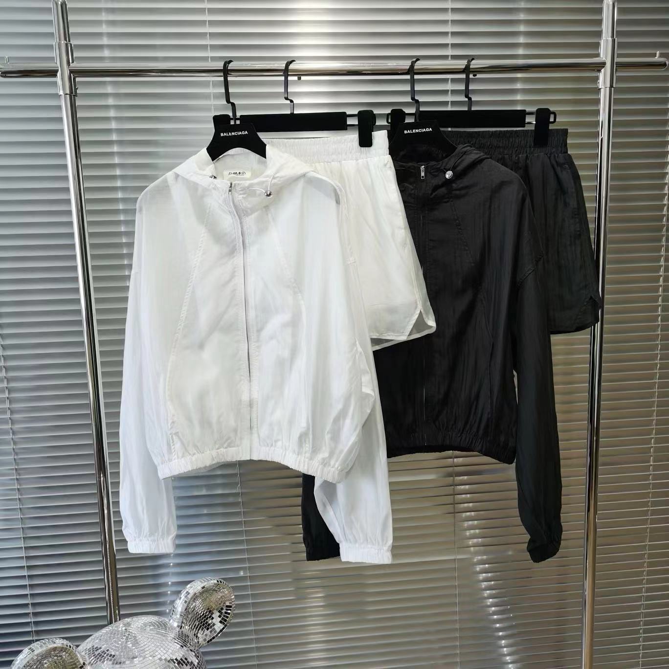 詳細な写真と価格については私に連絡してください。