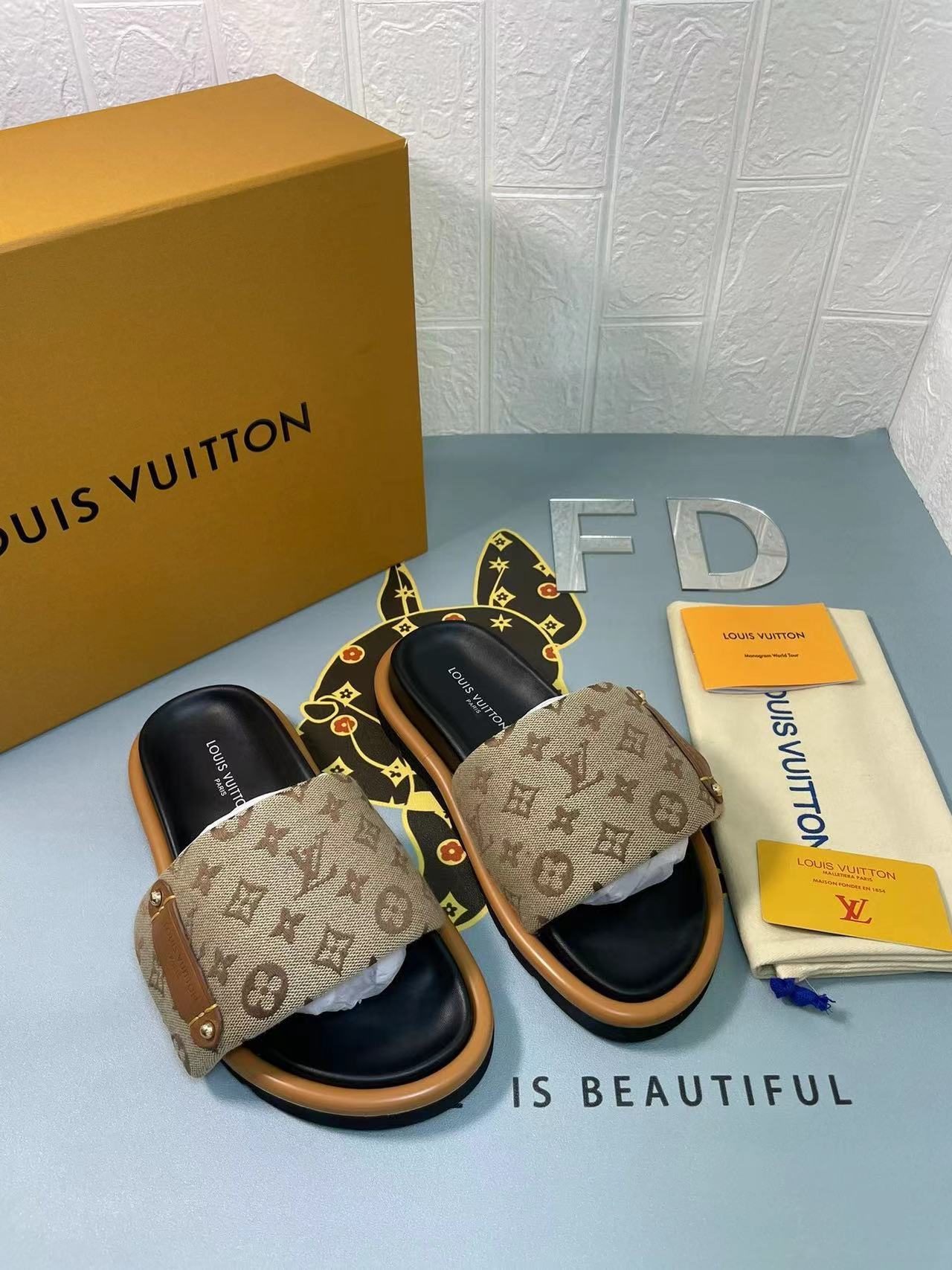 詳細な写真と価格については私に連絡してください。