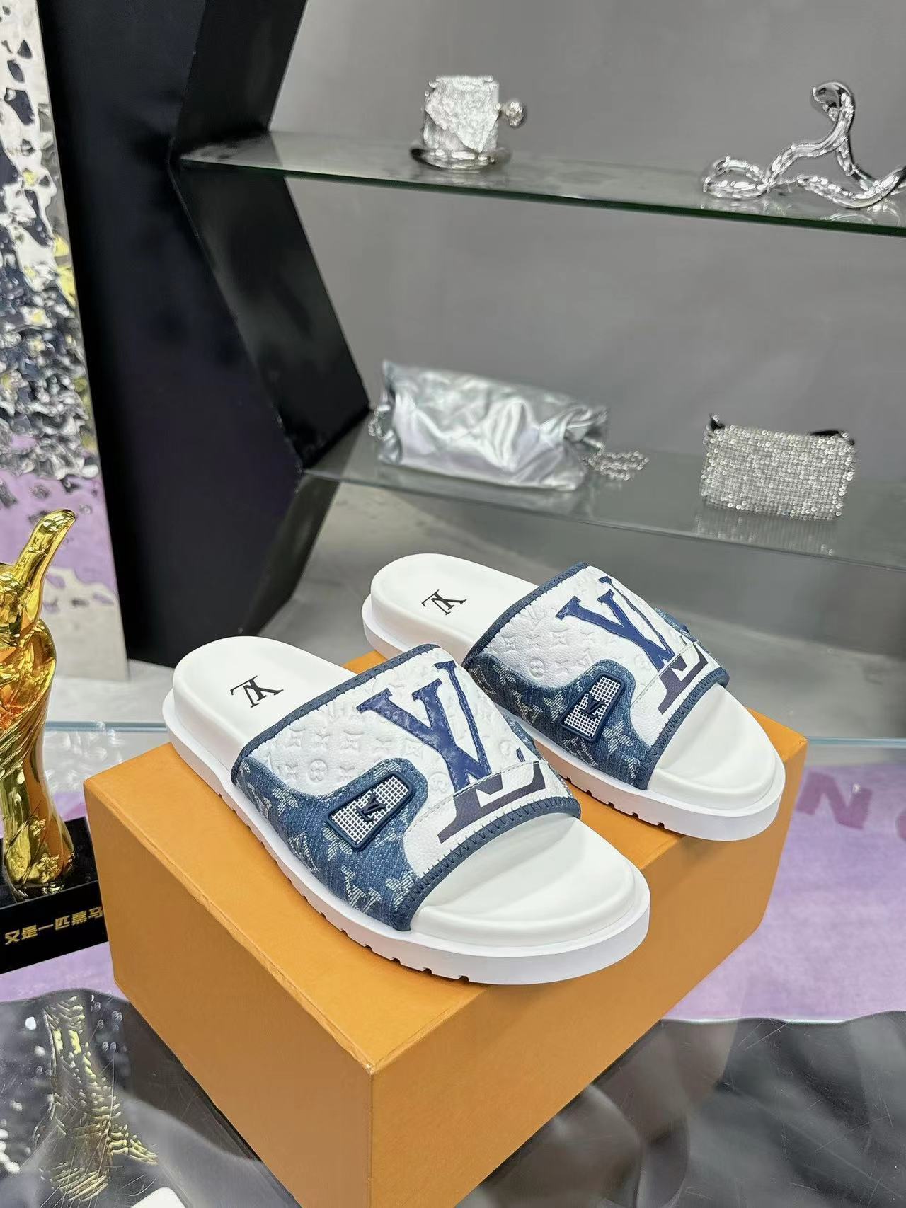 詳細な写真と価格については私に連絡してください。