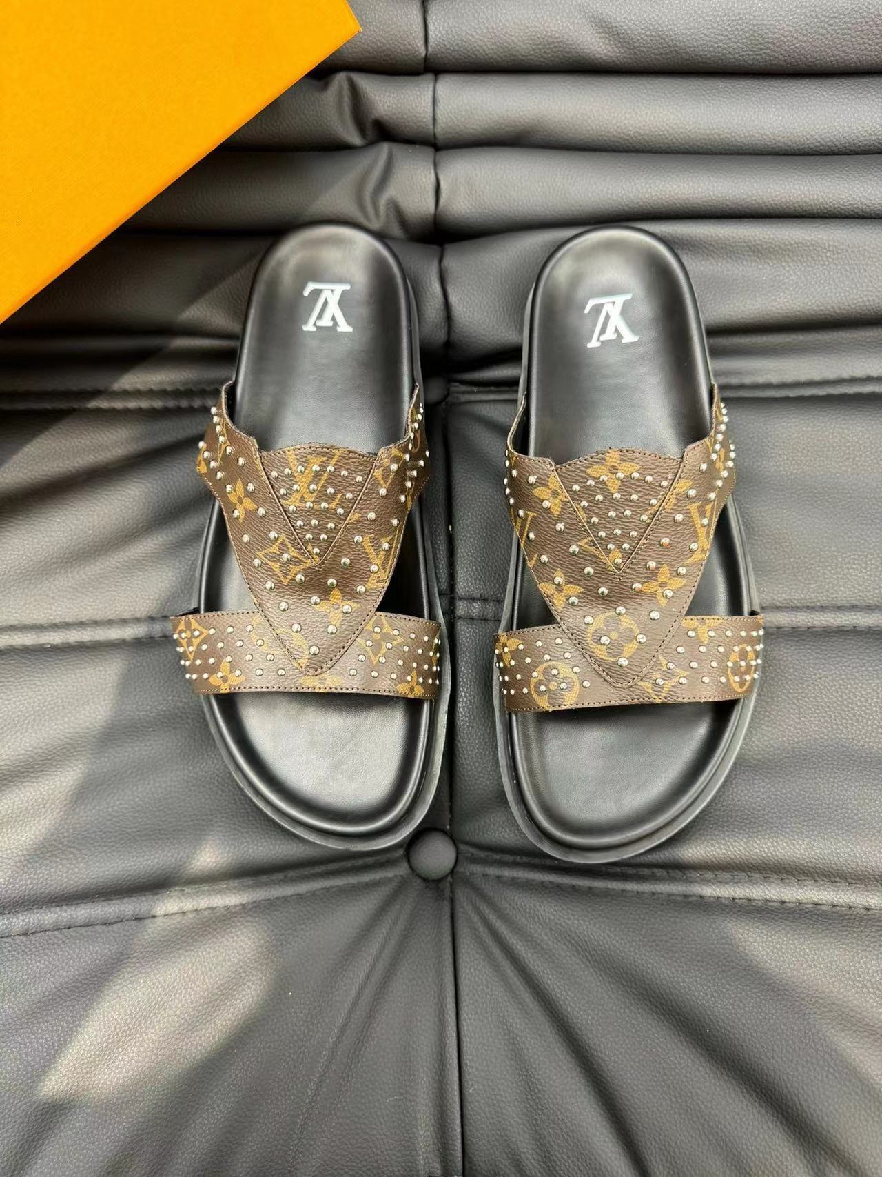 詳細な写真と価格については私に連絡してください。