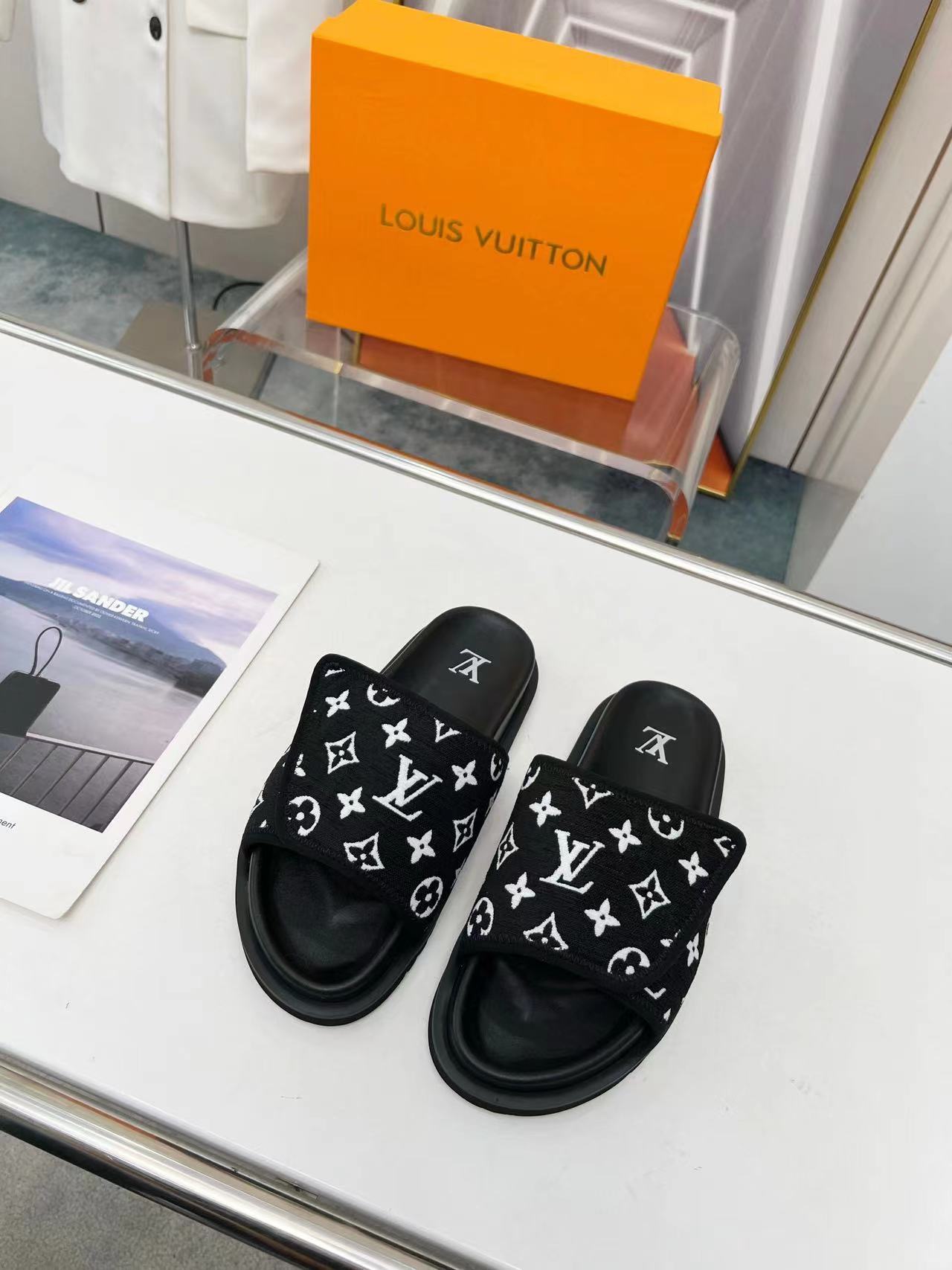 詳細な写真と価格については私に連絡してください。