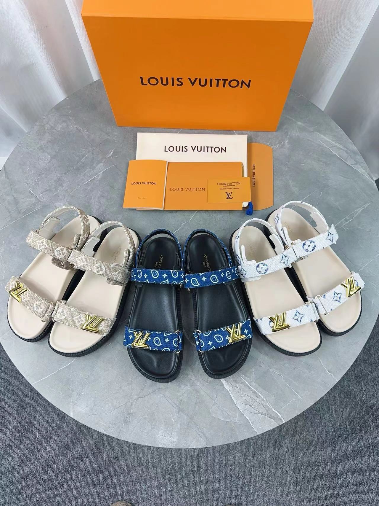 詳細な写真と価格については私に連絡してください。