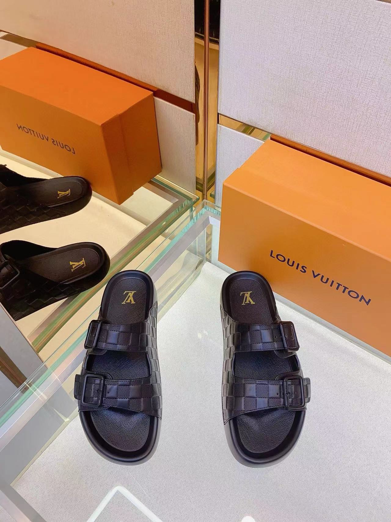 詳細な写真と価格については私に連絡してください。